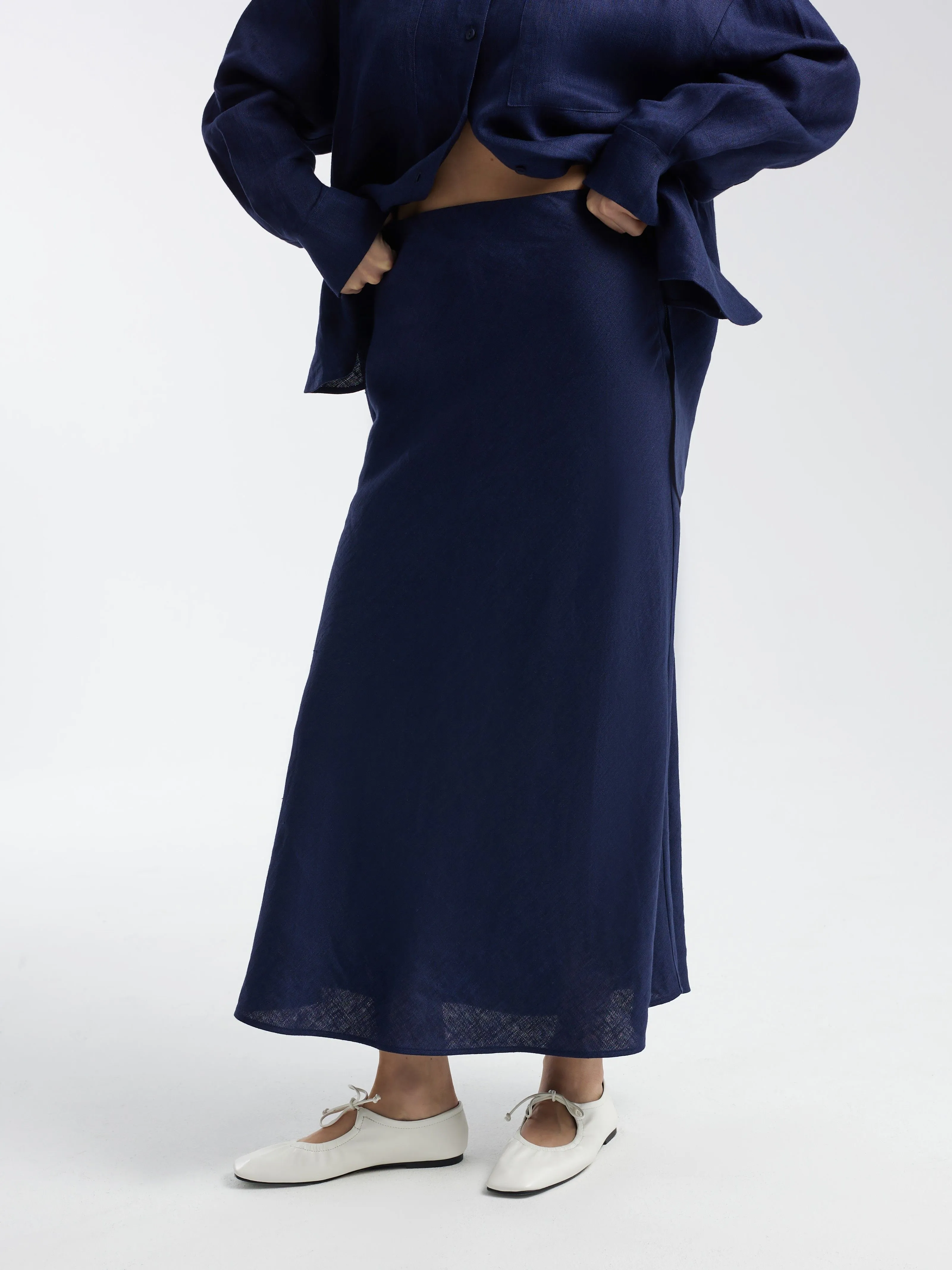 Юбка из легкого льна