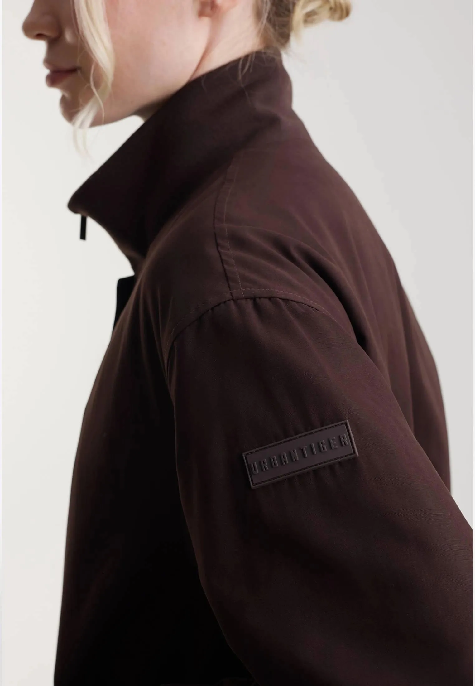 Утепленный бомбер с peach-эффектом и водотталкивающей пропиткой