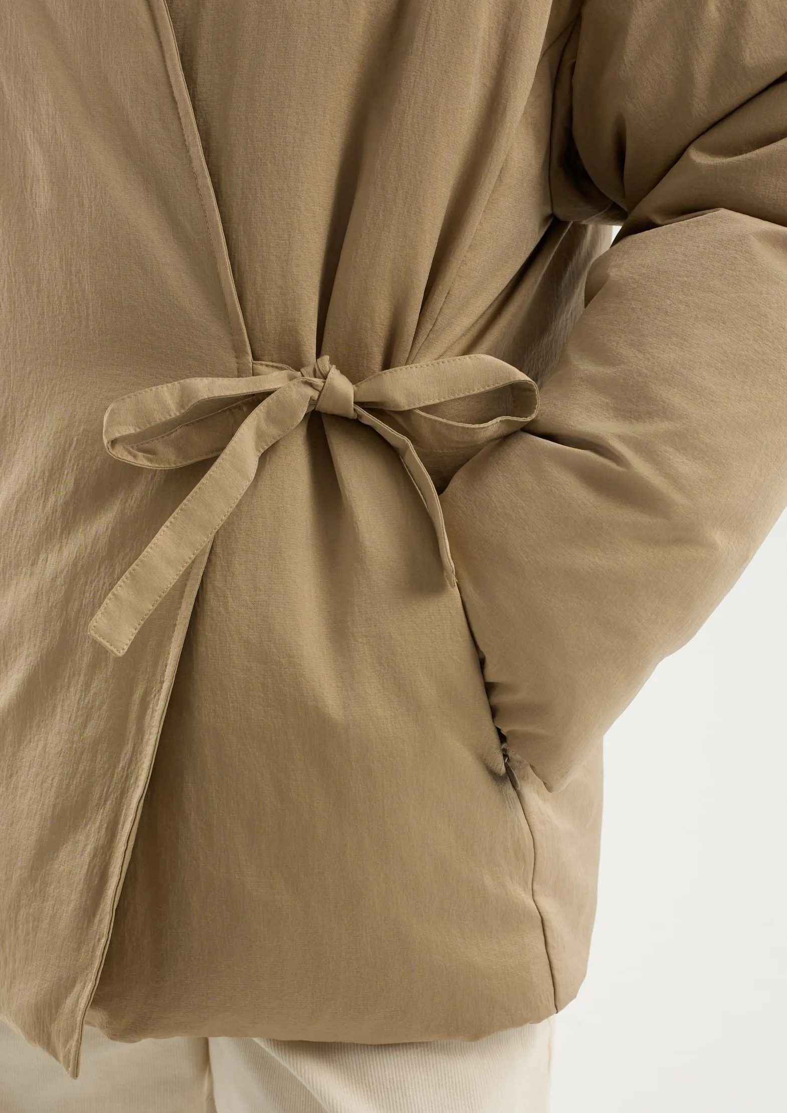 Утепленная куртка со смещенной застежкой