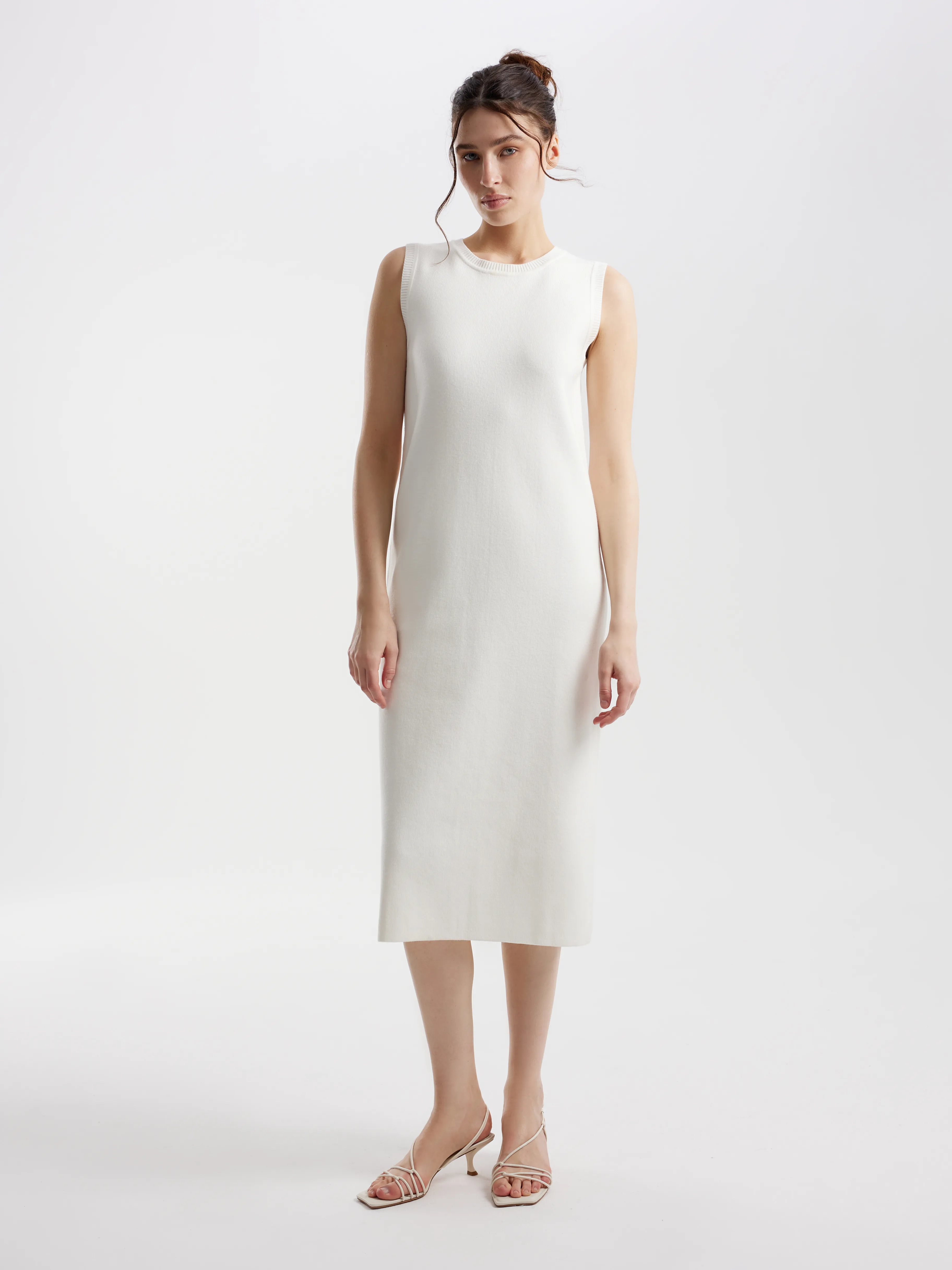 Вязаное трикотажное платье макси с вискозой