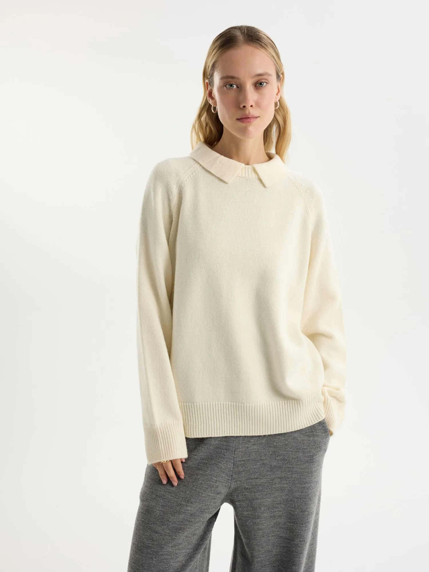 Джемпер с акцентным воротником