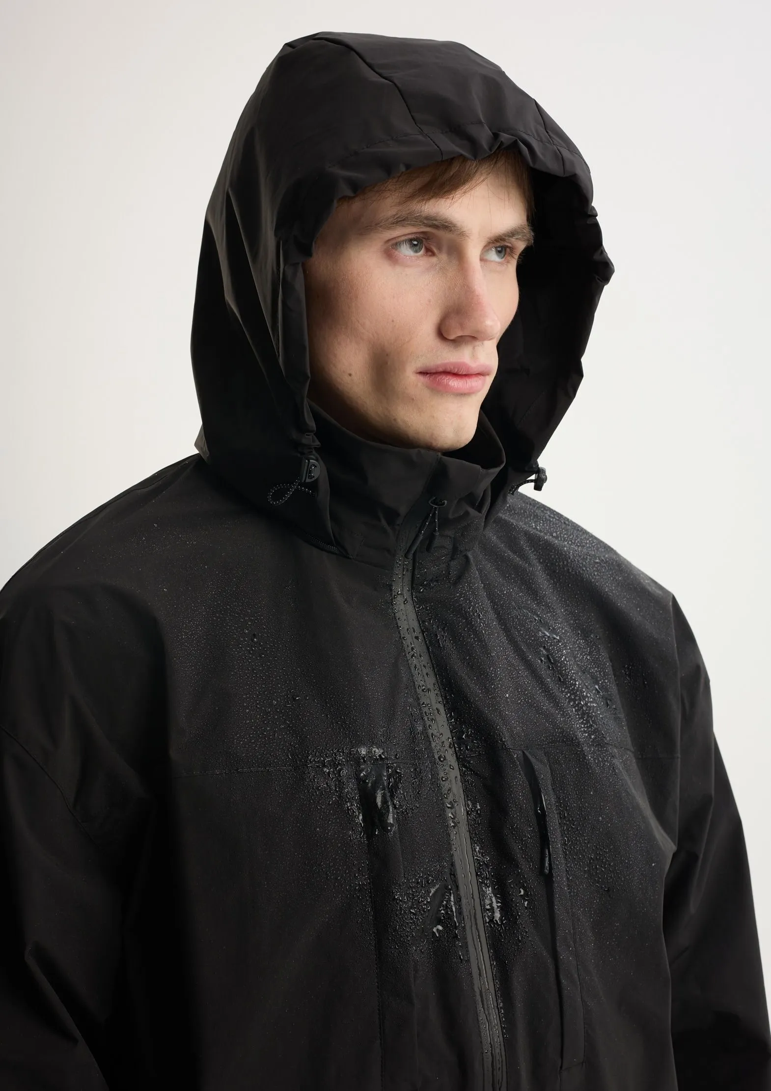 Ветровка из технологичной ткани на мембране 5000/5000