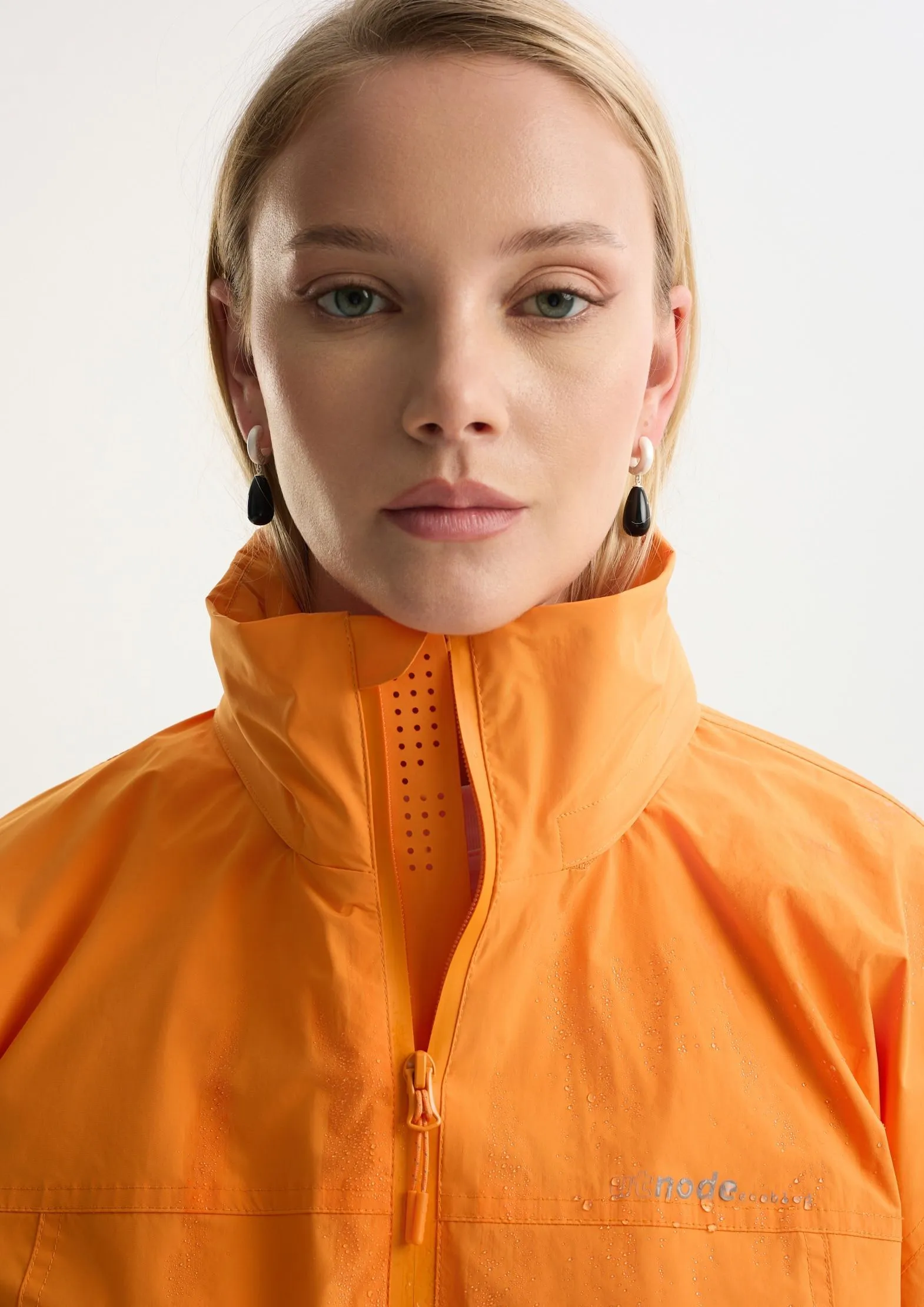 Ветровка из технологичной ткани на мембране 5000/5000