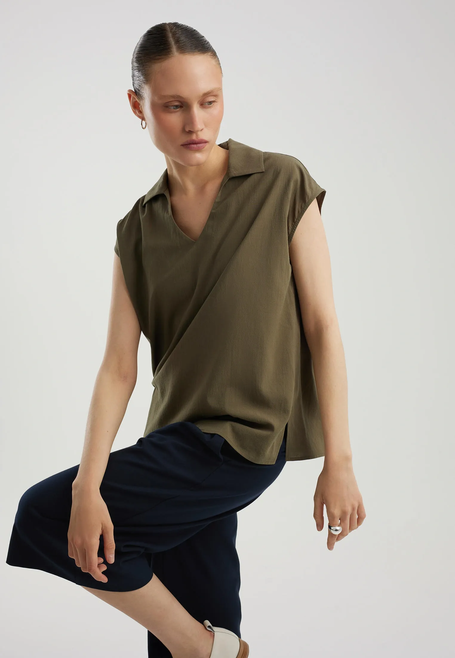 Блузка-поло с вискозой