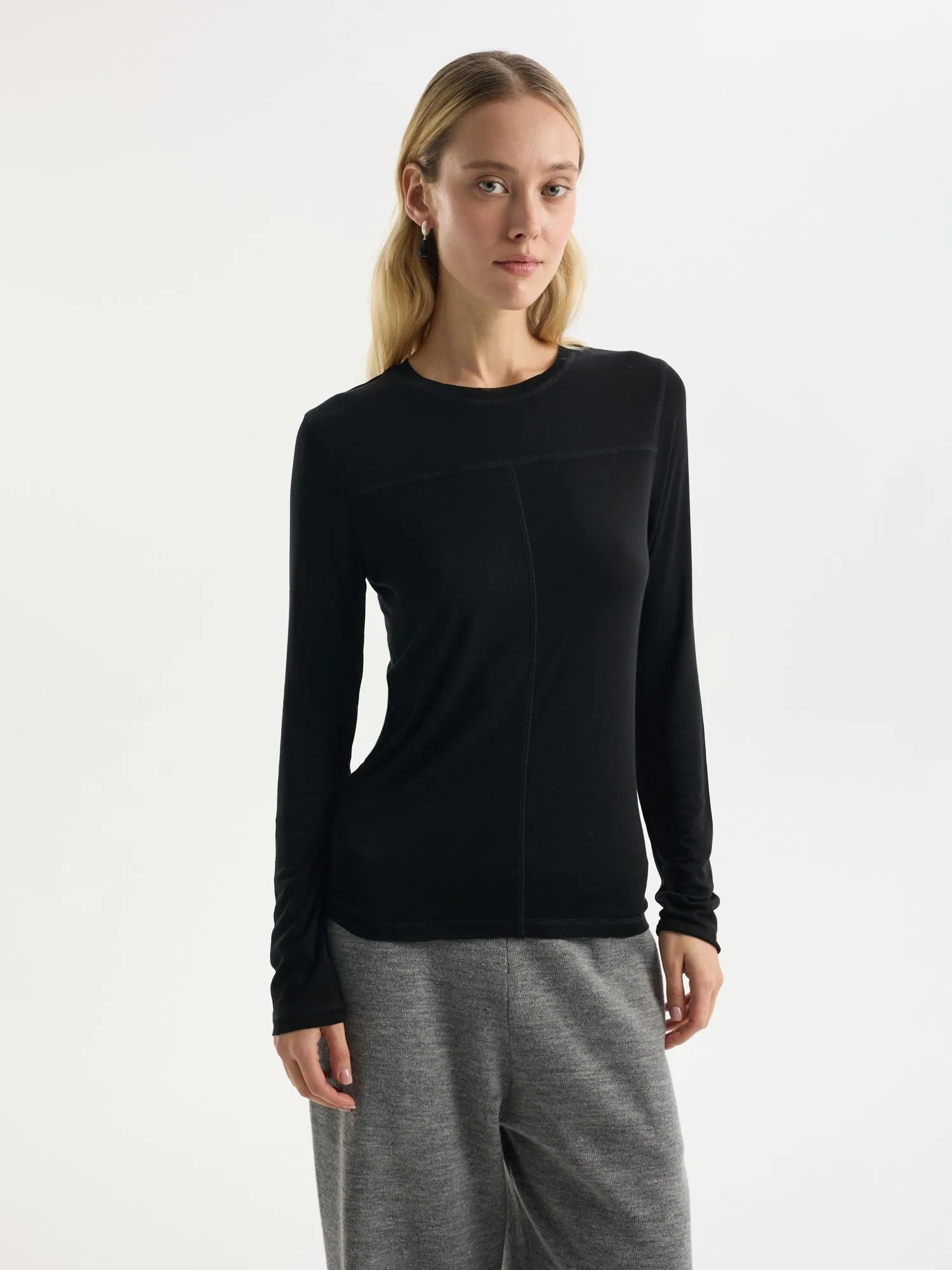 Лонгслив из лиоцелла и шерсти