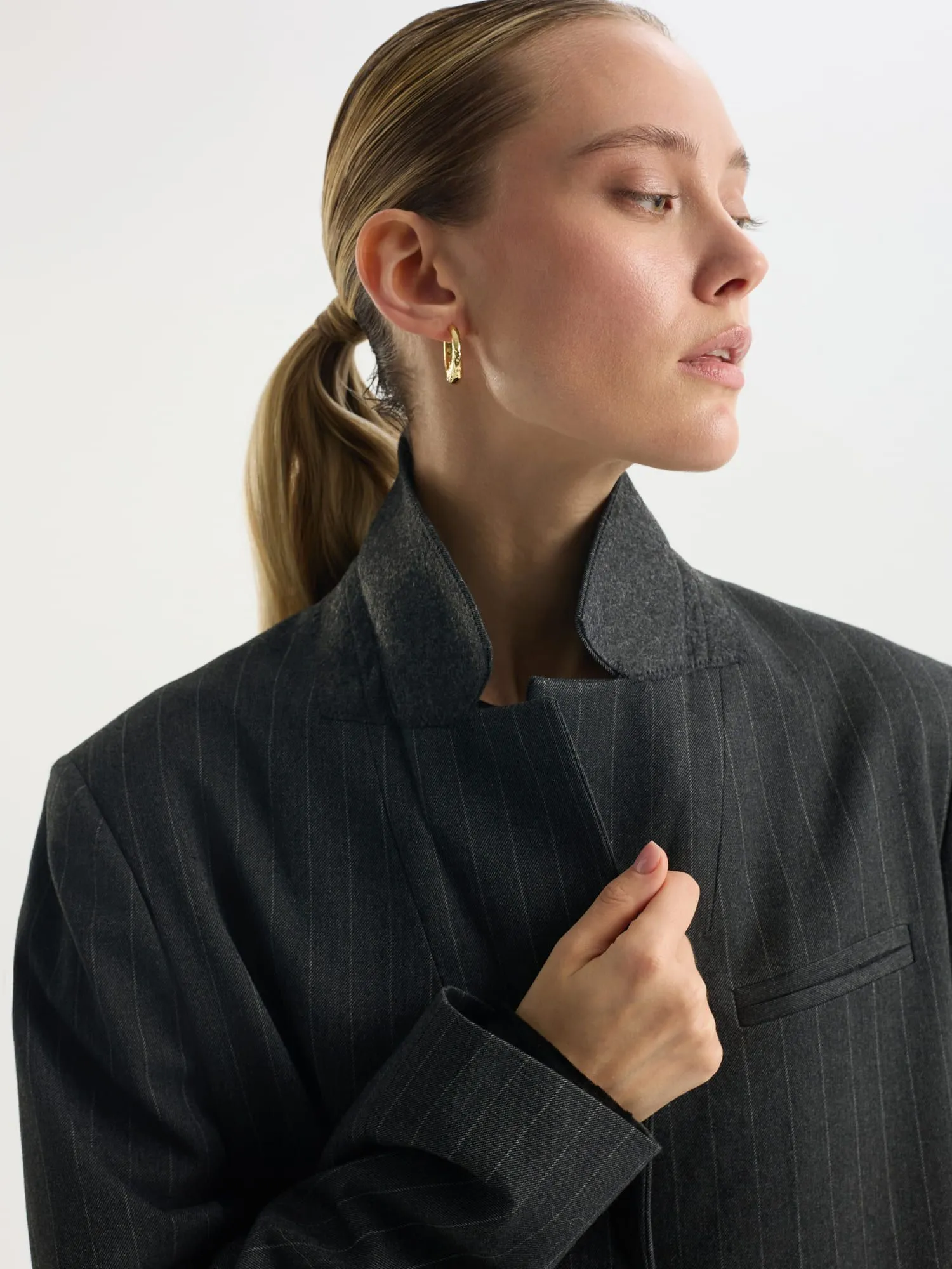 Однобортный жакет в полоску