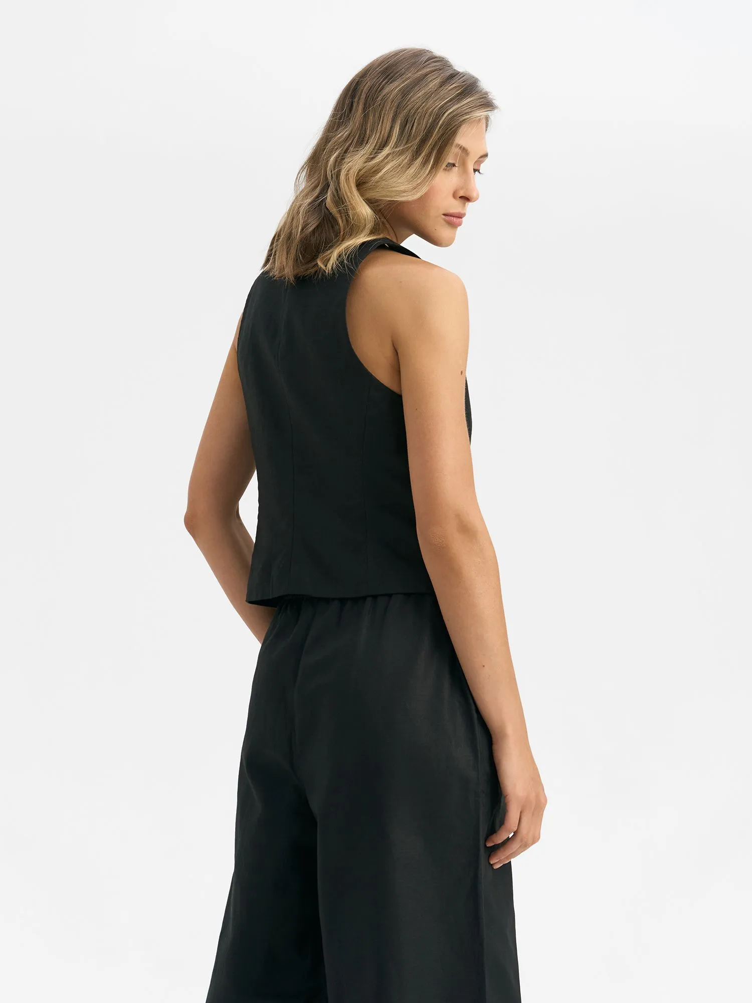 Льняной жилет