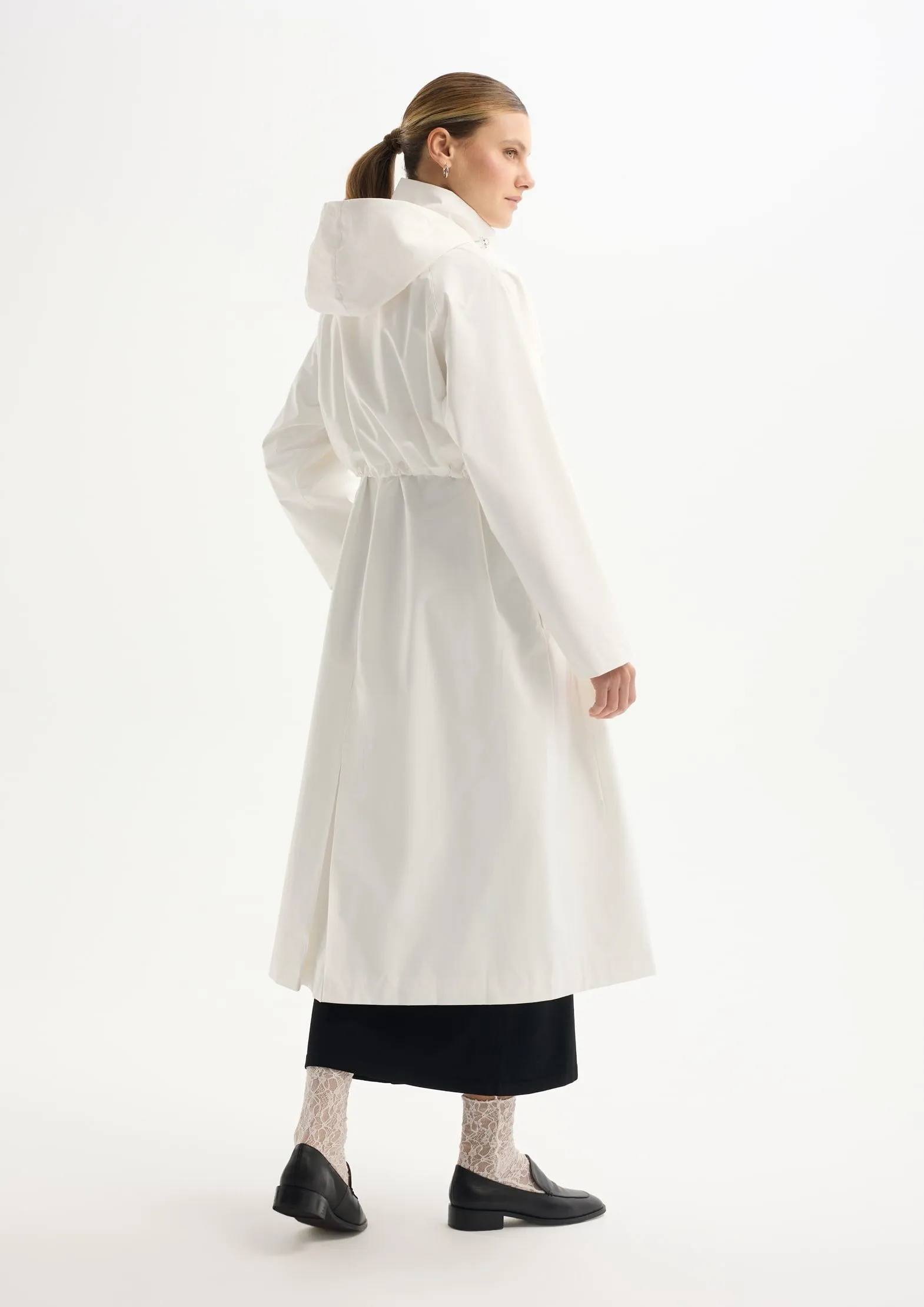 Плащ на мембране 15000/15000 с грязеотталкивающим эффектом