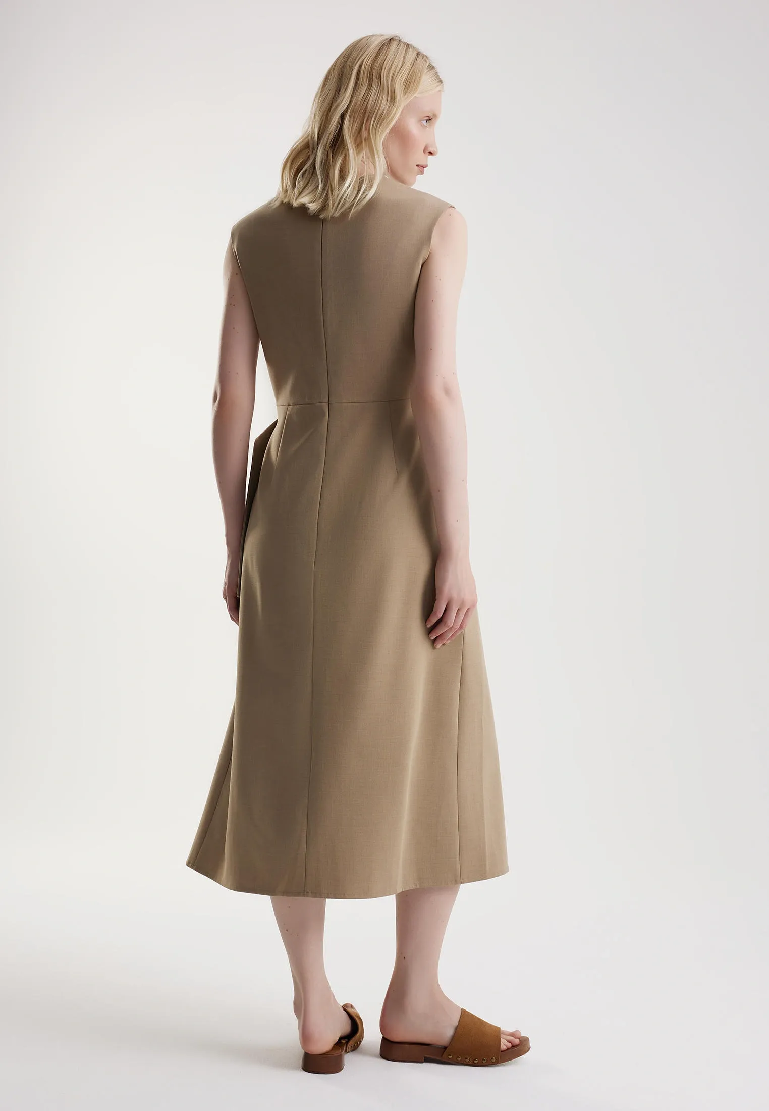 Платье с застежкой на пояс