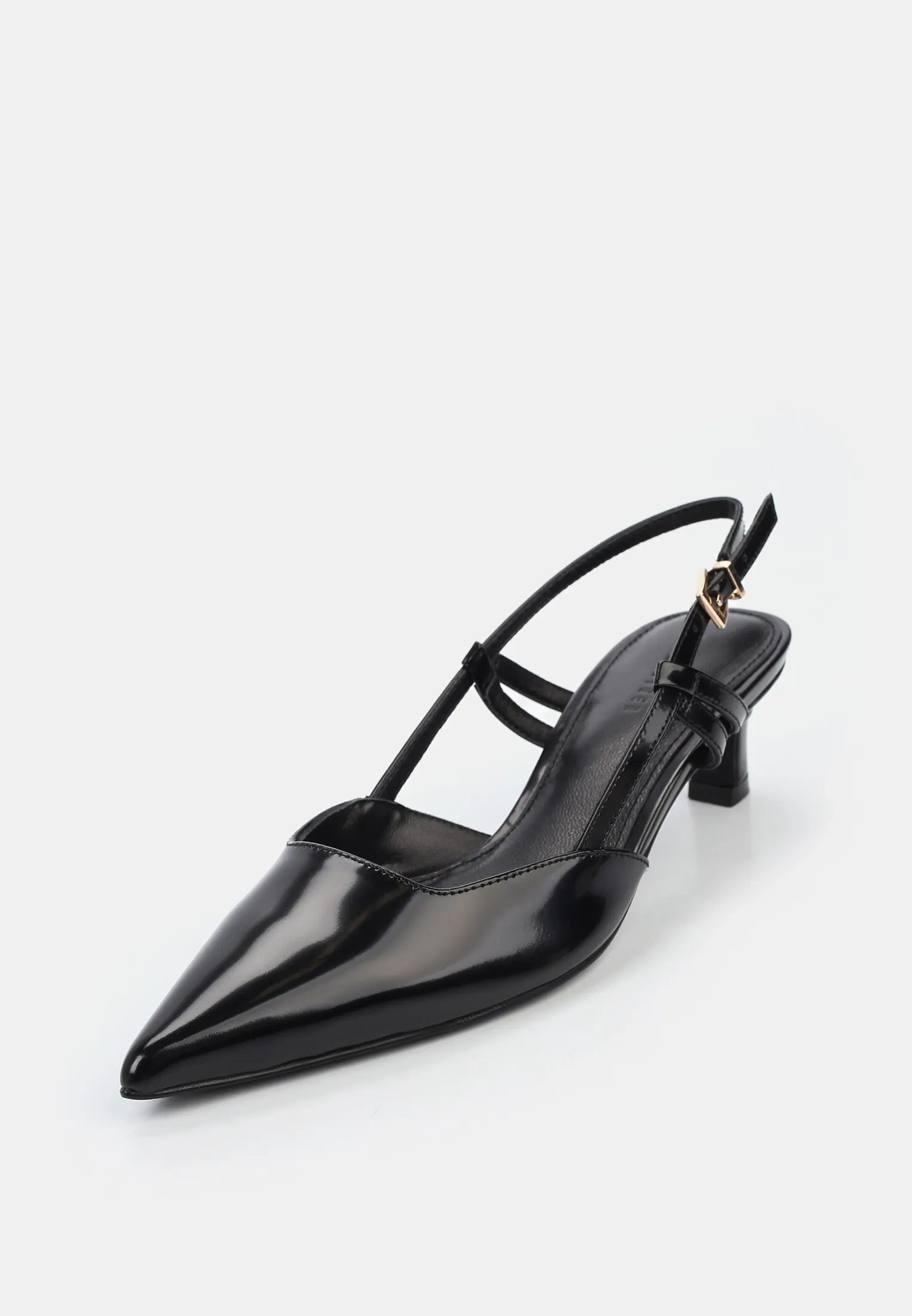 Туфли kitten heel из натуральной лаковой кожи