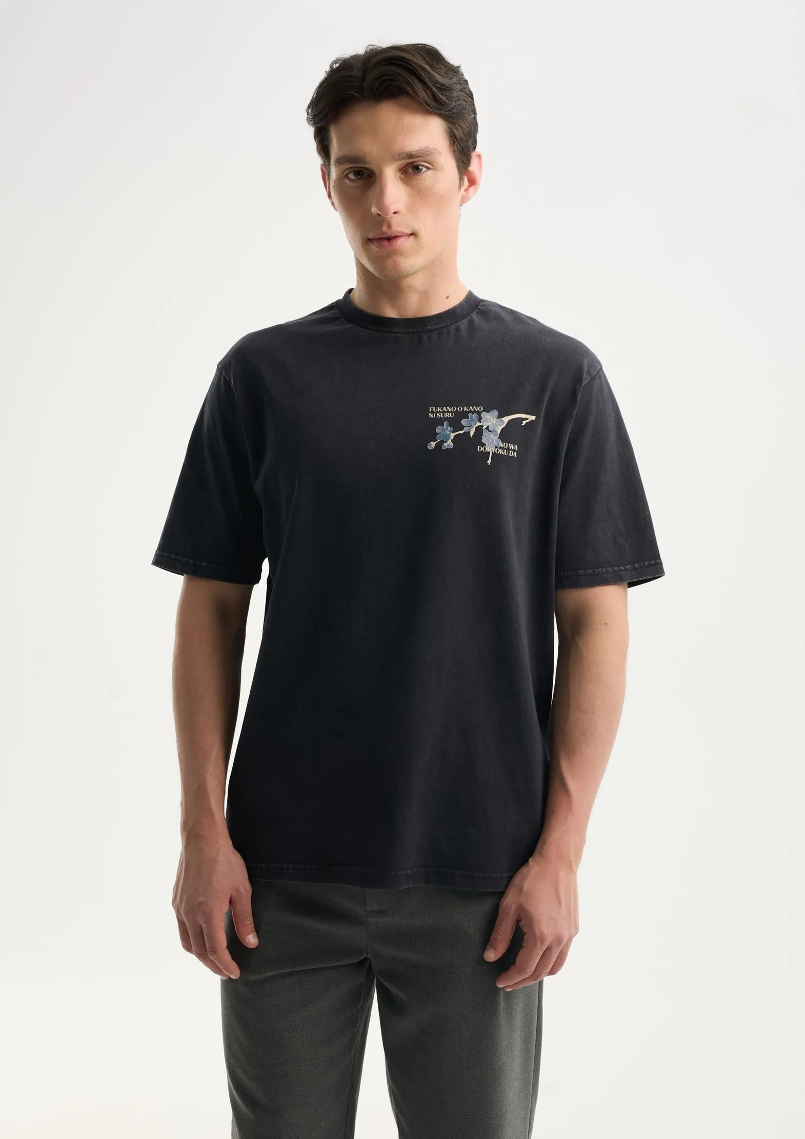 Футболка из 100% хлопка с эффектом стирки