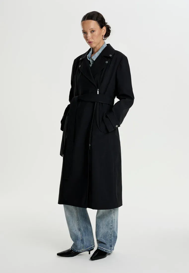 Классический тренч из переработанного океанического пластика