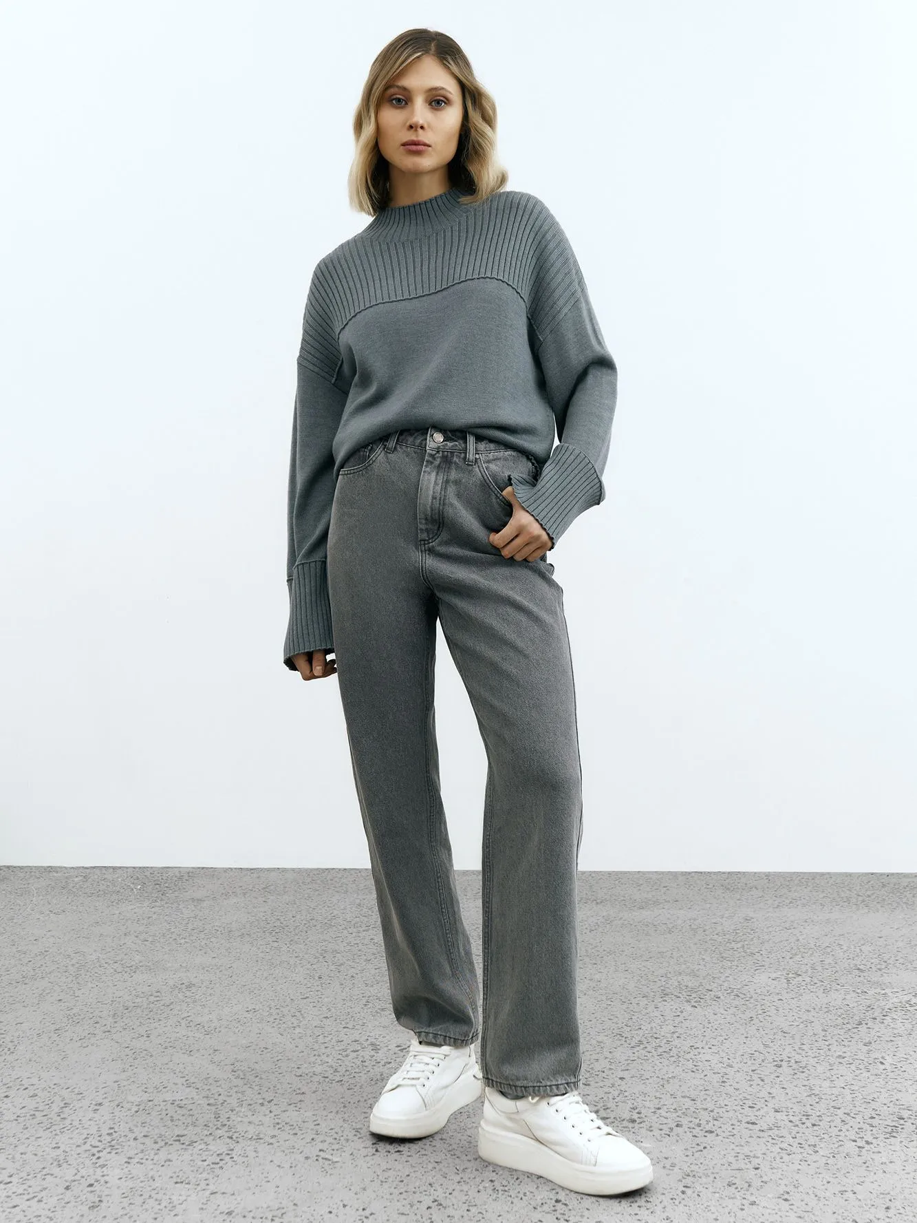 Джинсы MOM FIT