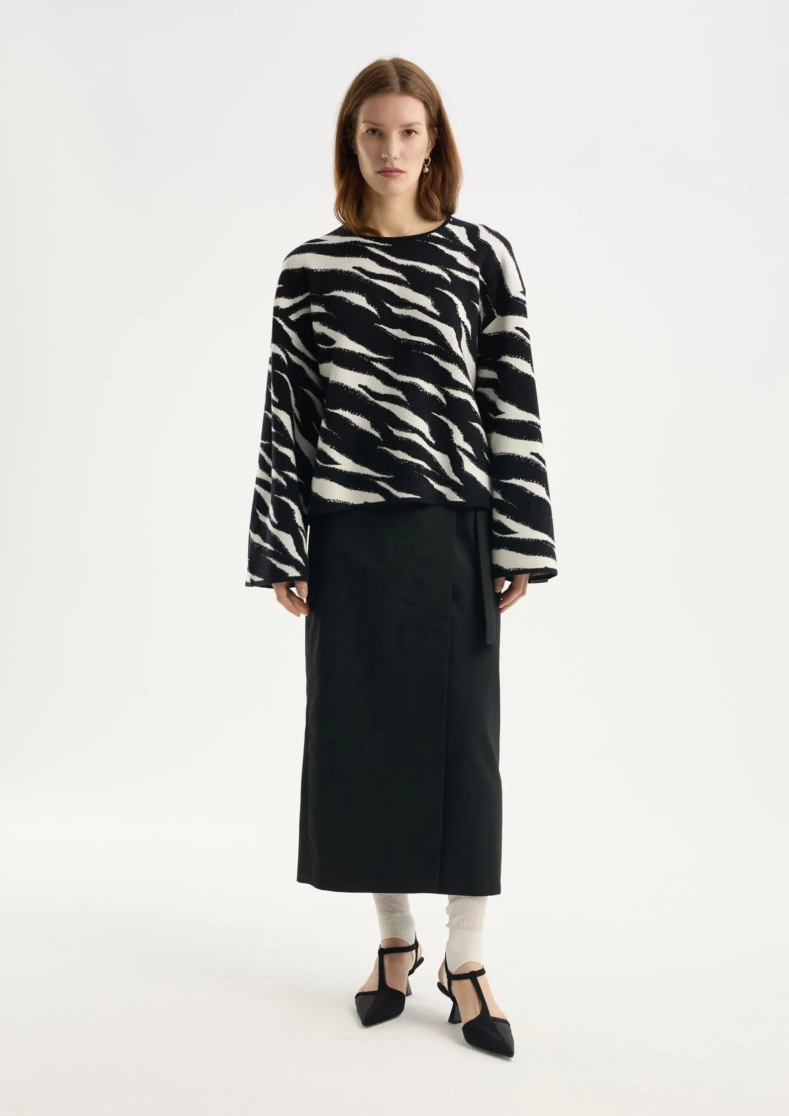 Жаккардовый джемпер с анималистичным принтом