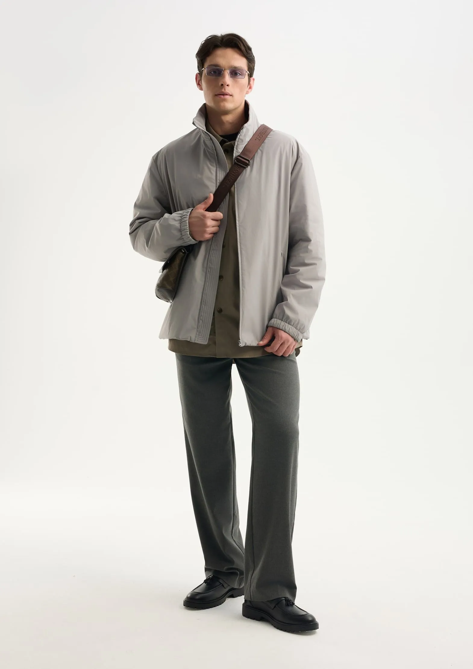 Утепленный бомбер на молнии