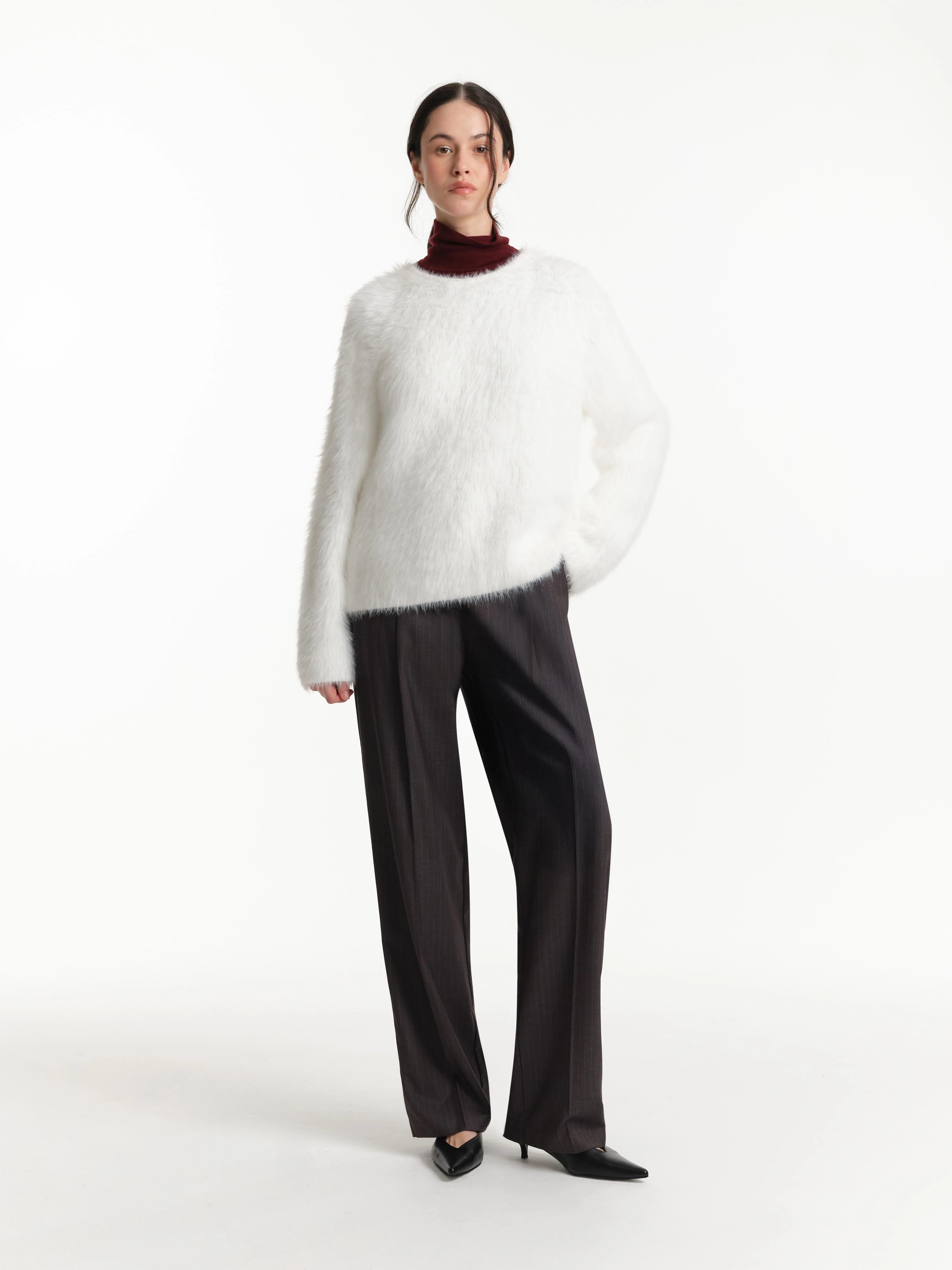 Свитер из пряжи с длинным ворсом