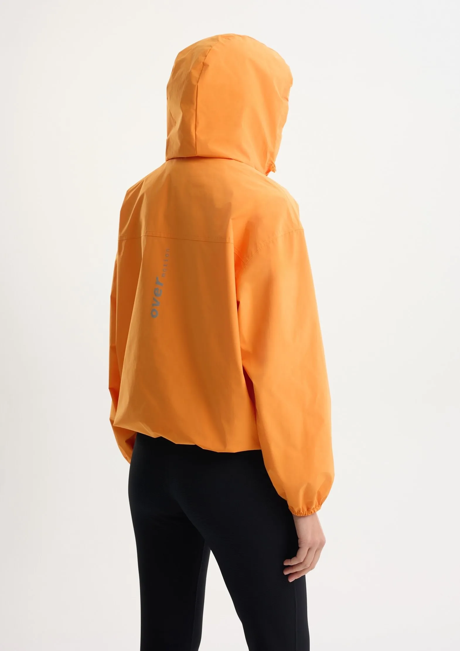 Ветровка из технологичной ткани на мембране 5000/5000