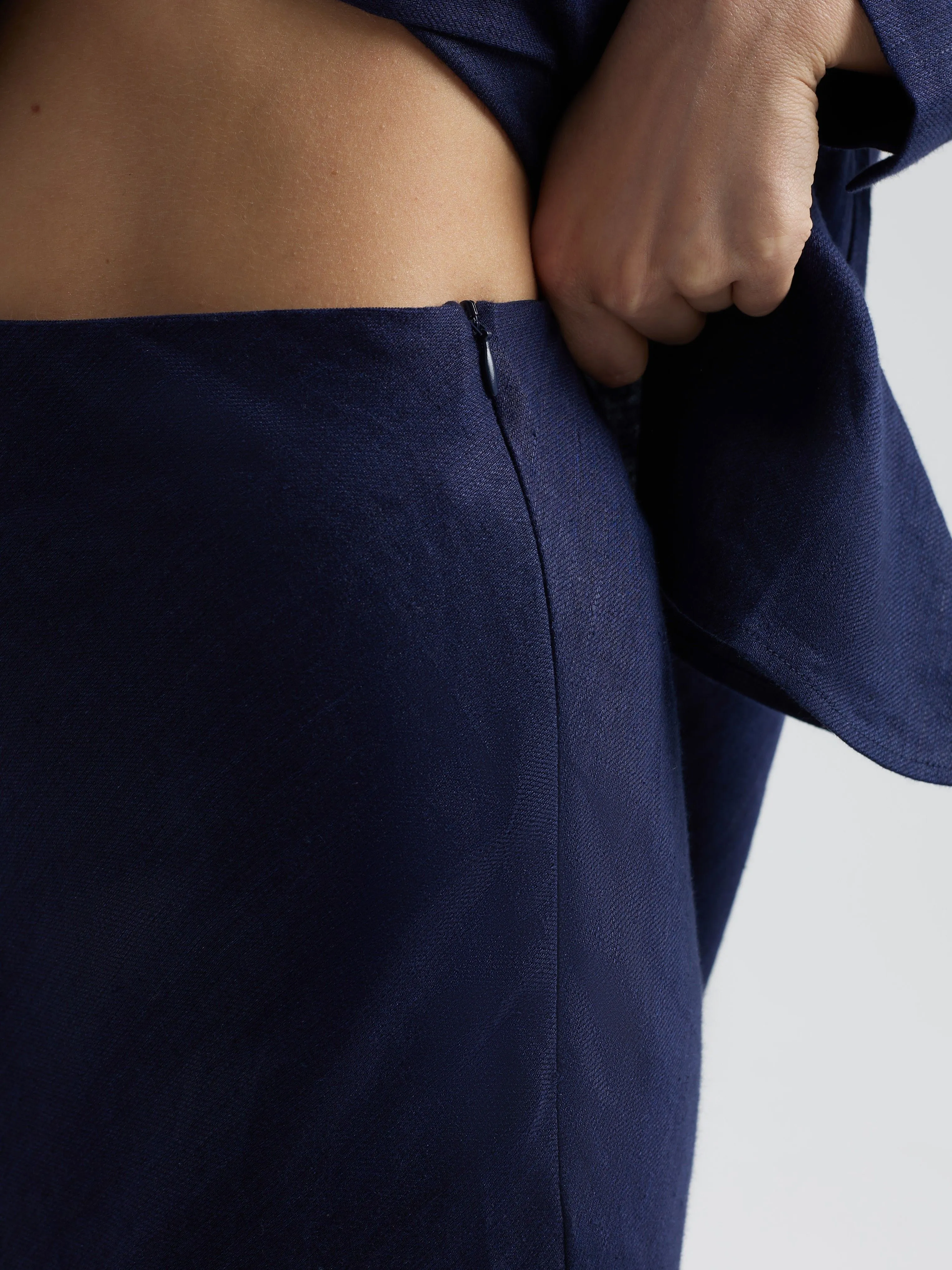 Юбка из легкого льна