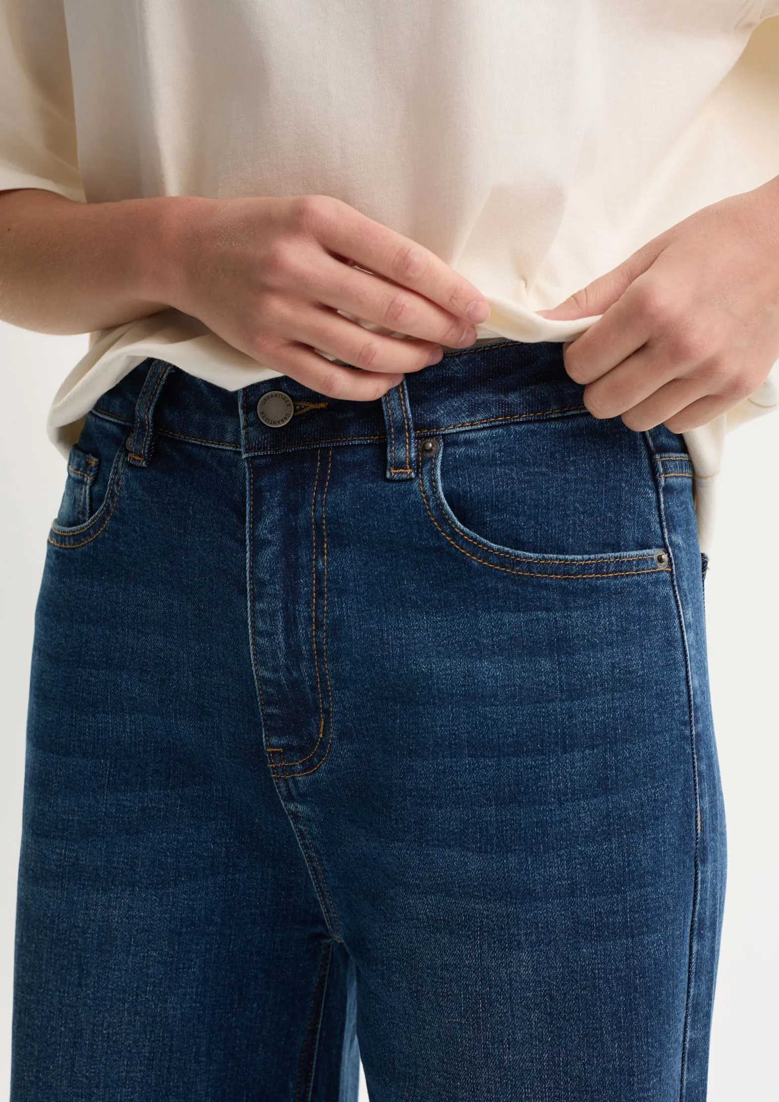 Джинсы wide leg с эффектом стирки