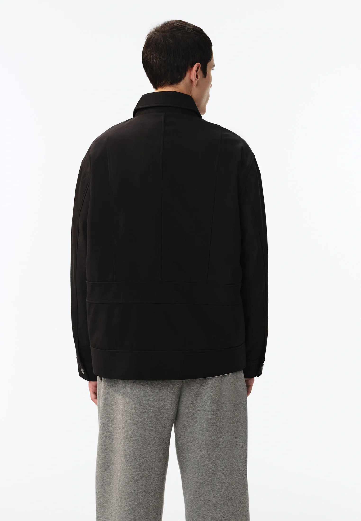 Куртка из переработанного океанического пластика