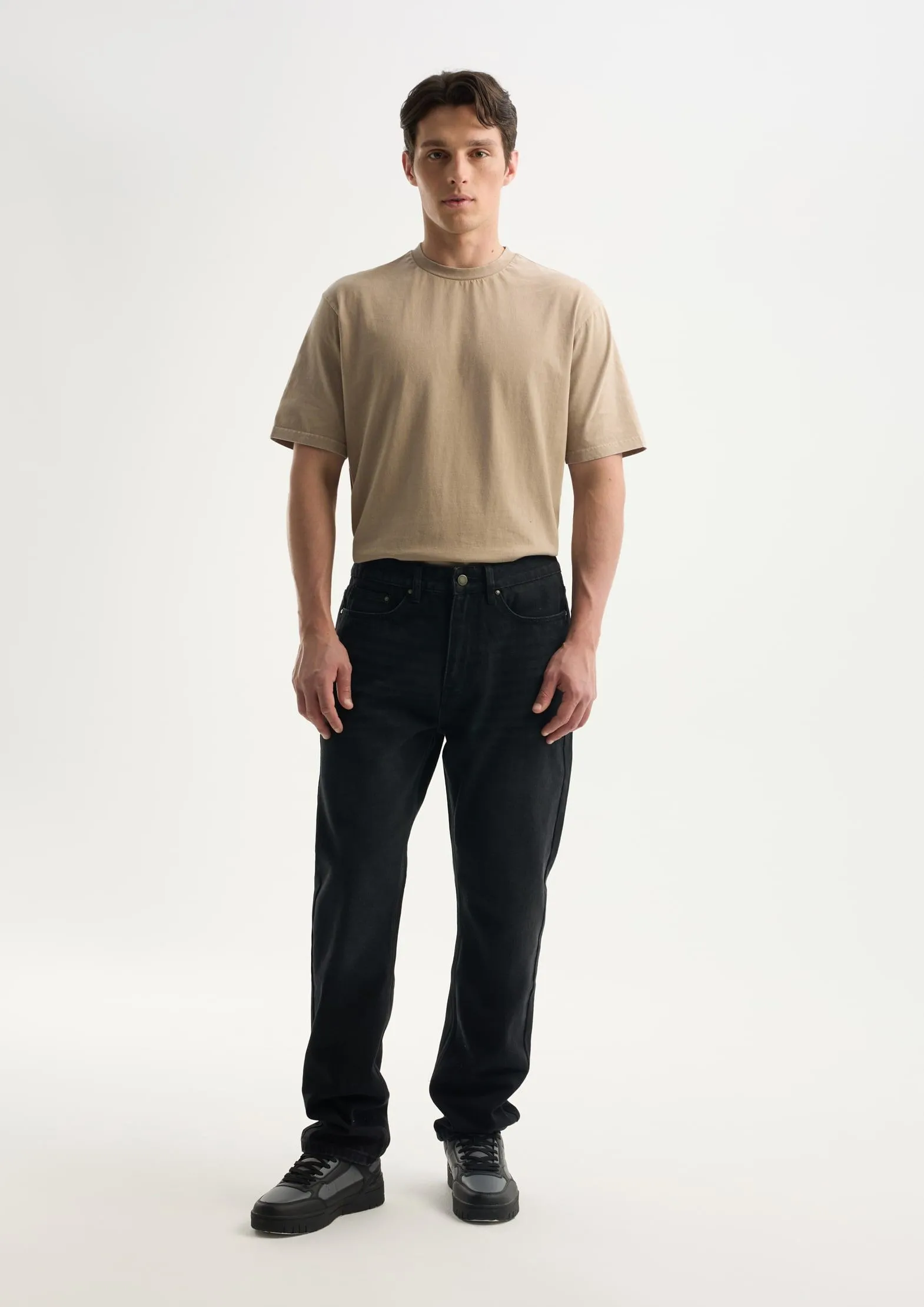 Джинсы tapered fit