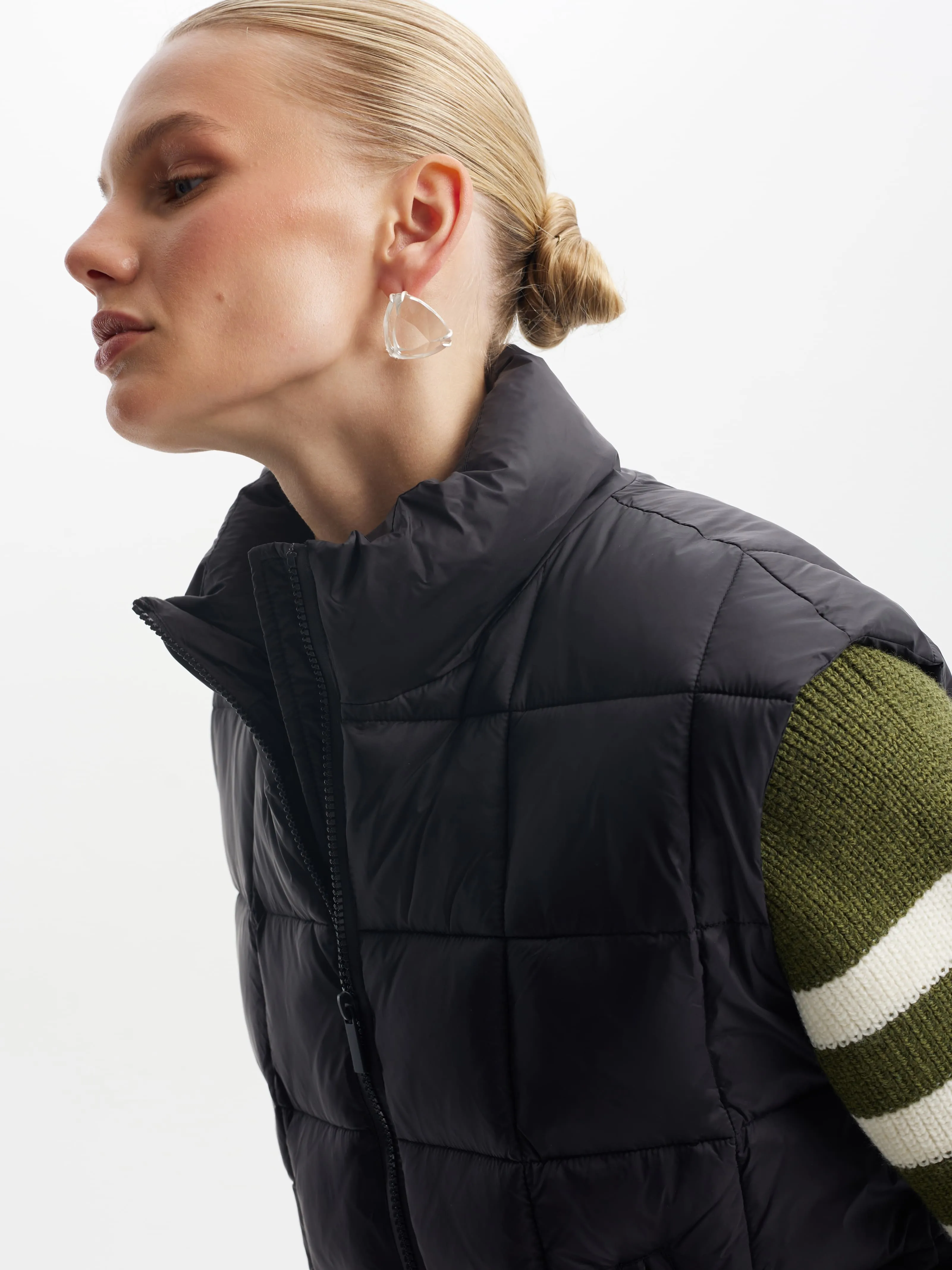 Укороченный жилет с утеплителем DuPont Sorona Aura