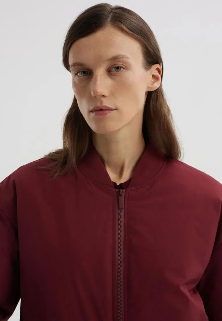 Утепленный бомбер из переработанного полиэстера на мембране