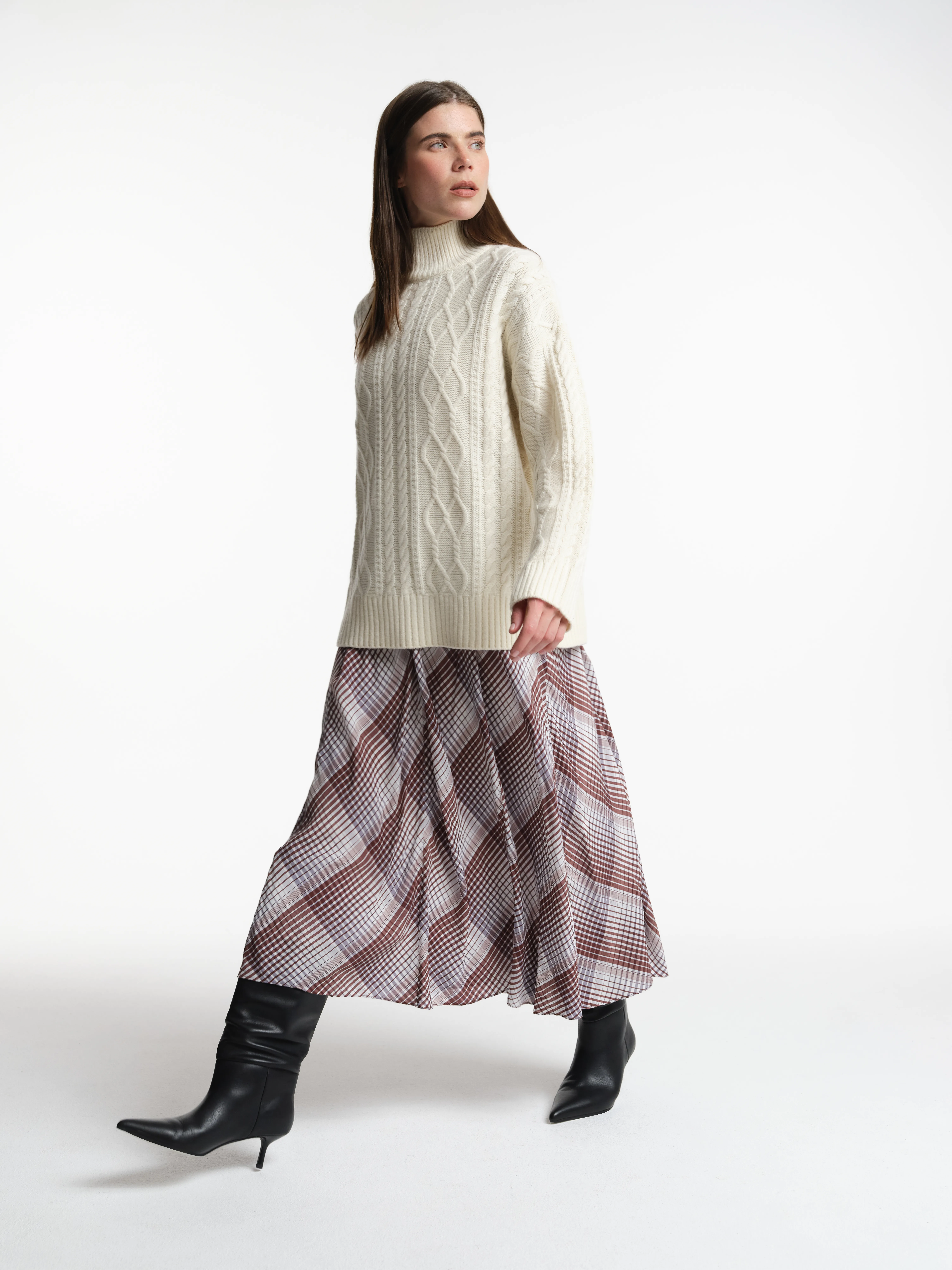 Свитер фактурной вязки с шерстью