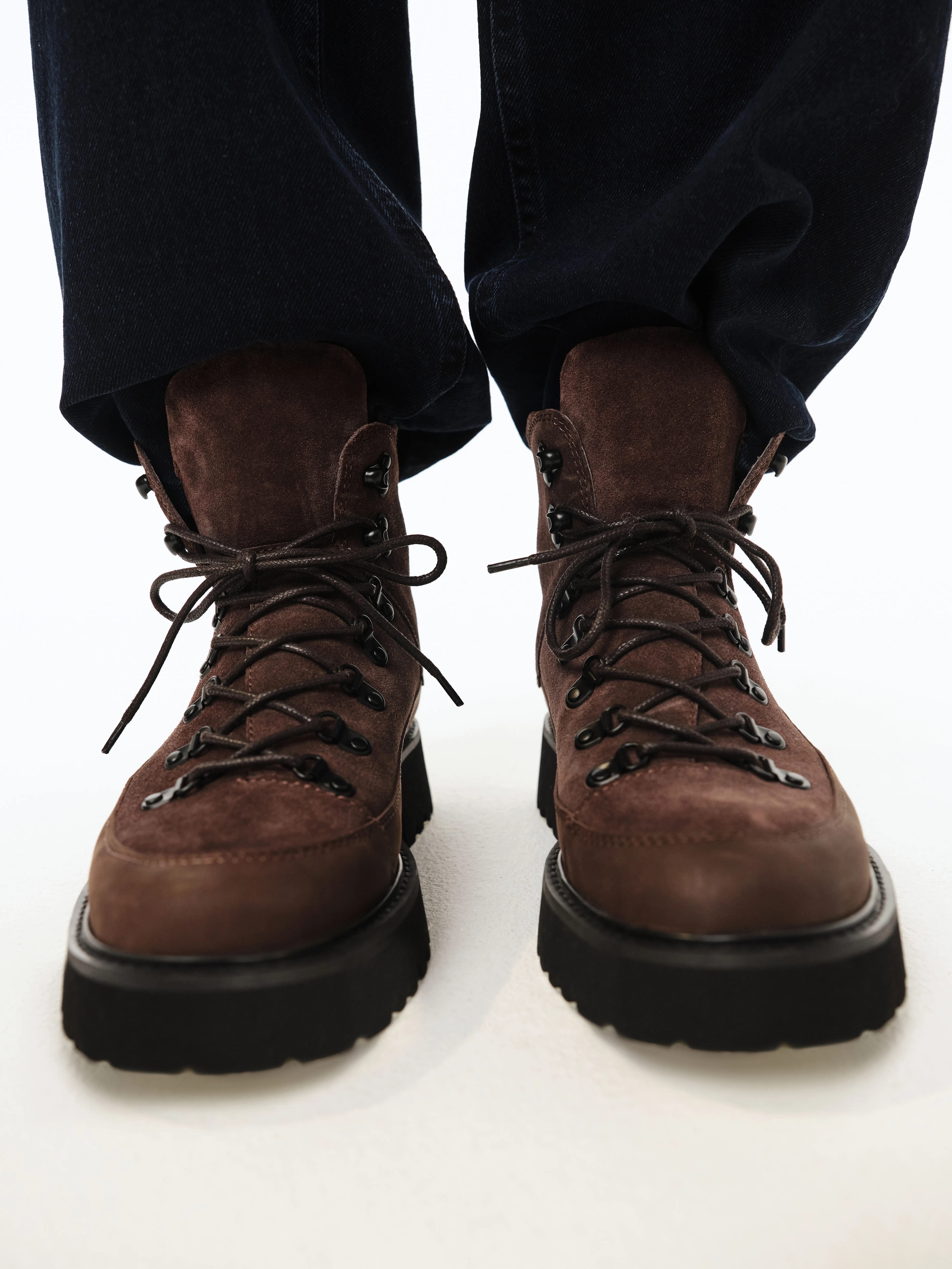 Ботинки-хайкеры из натуральной замши