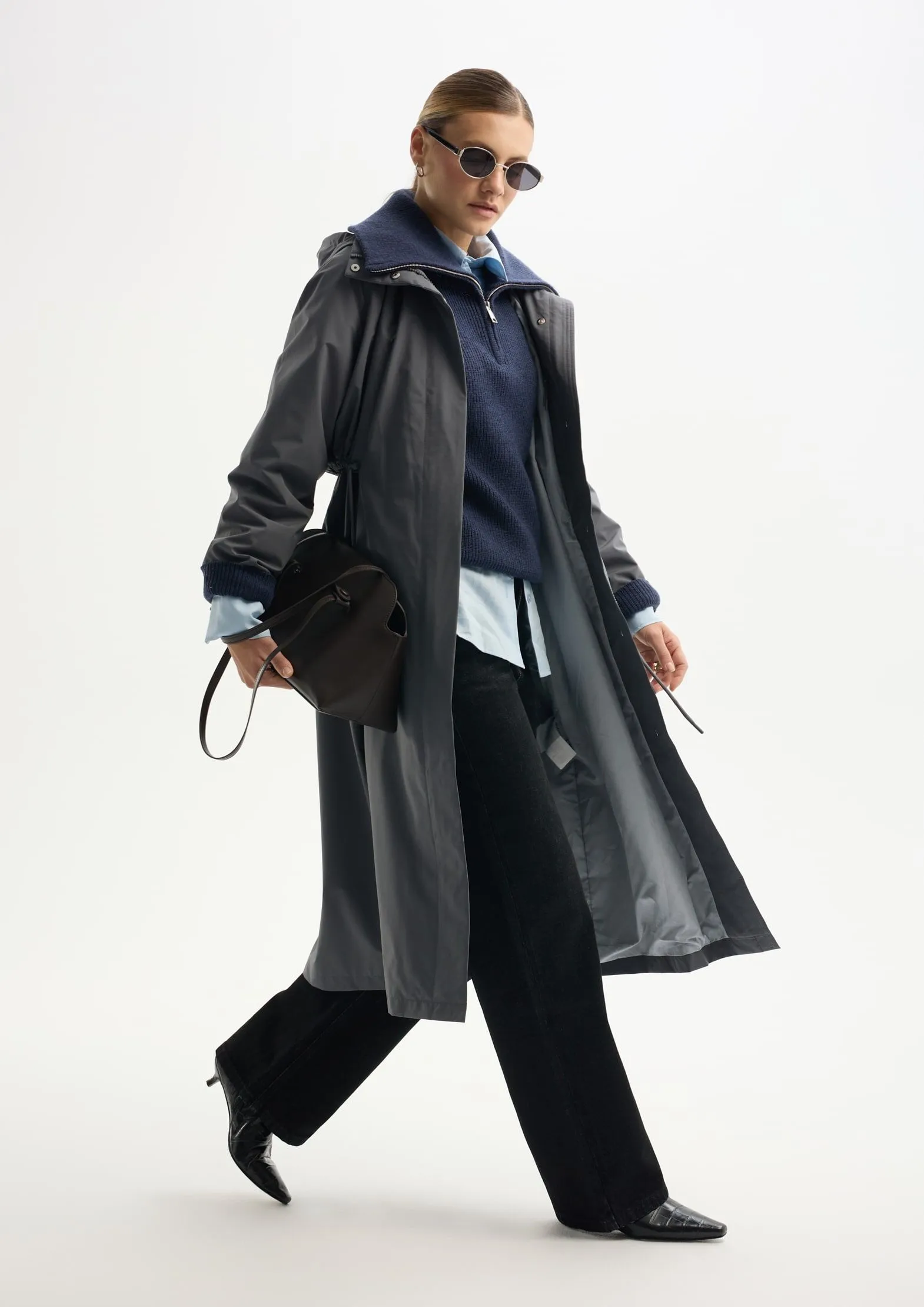 Плащ на мембране 15000/15000 с грязеотталкивающим эффектом