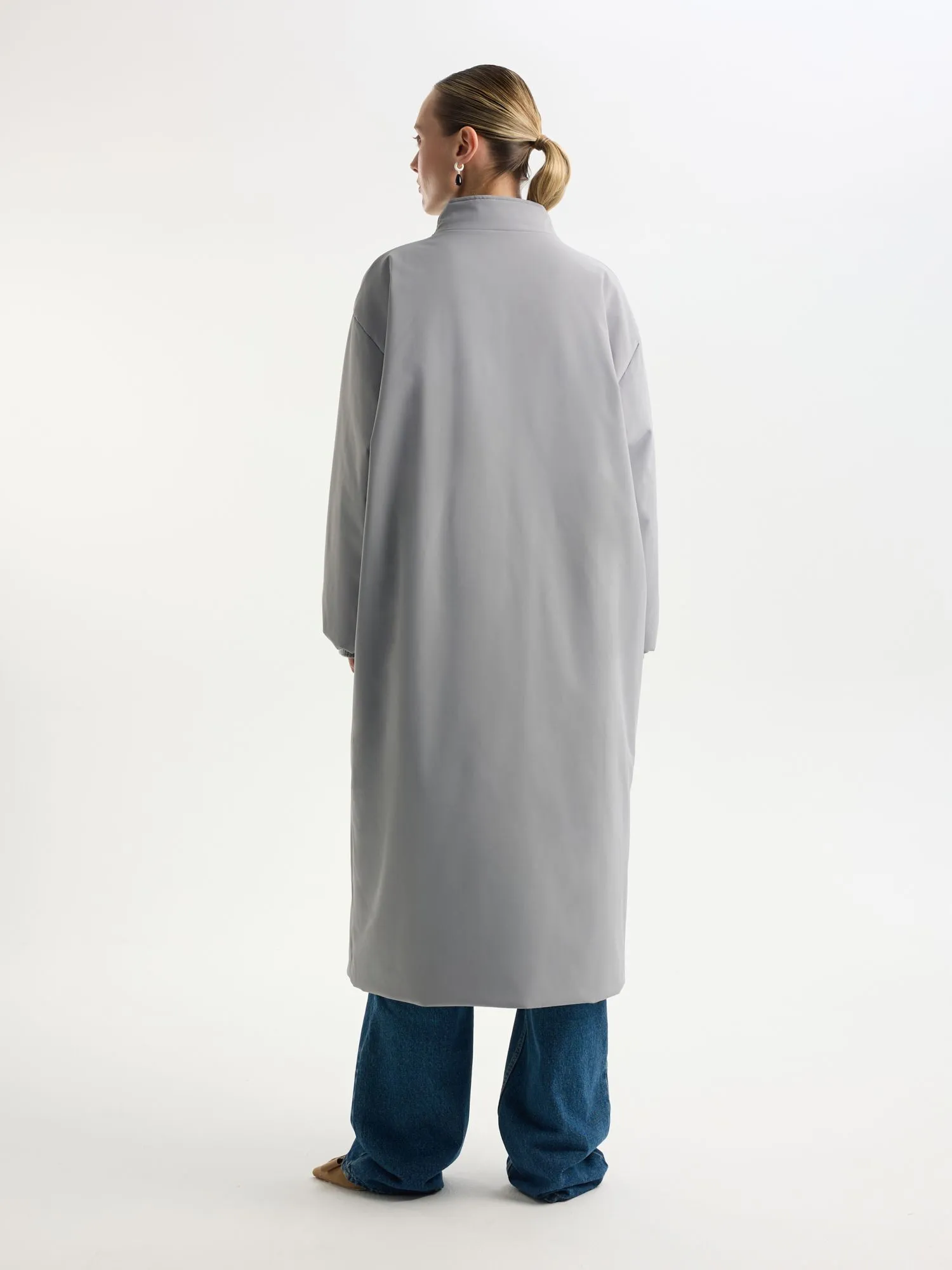 Утепленное пальто из переработанного океанического пластика