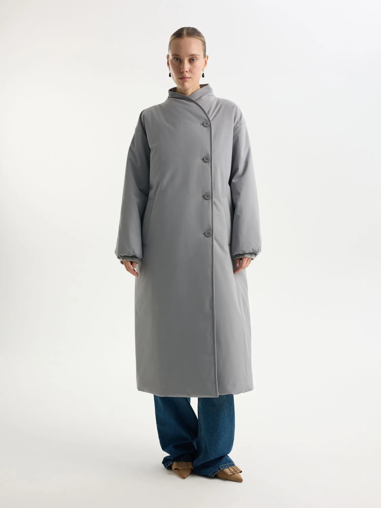 Утепленное пальто из переработанного океанического пластика