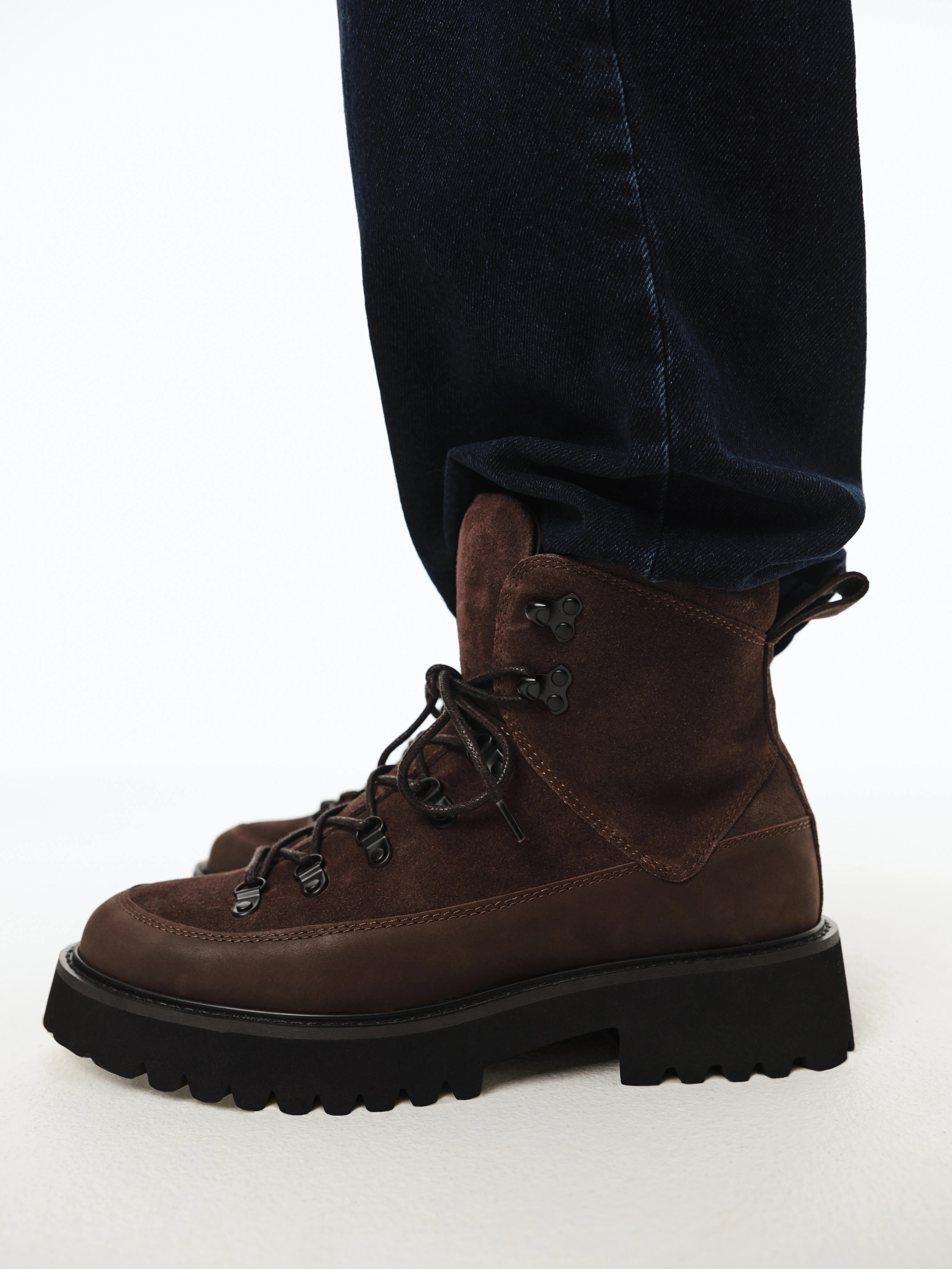 Ботинки-хайкеры из натуральной замши