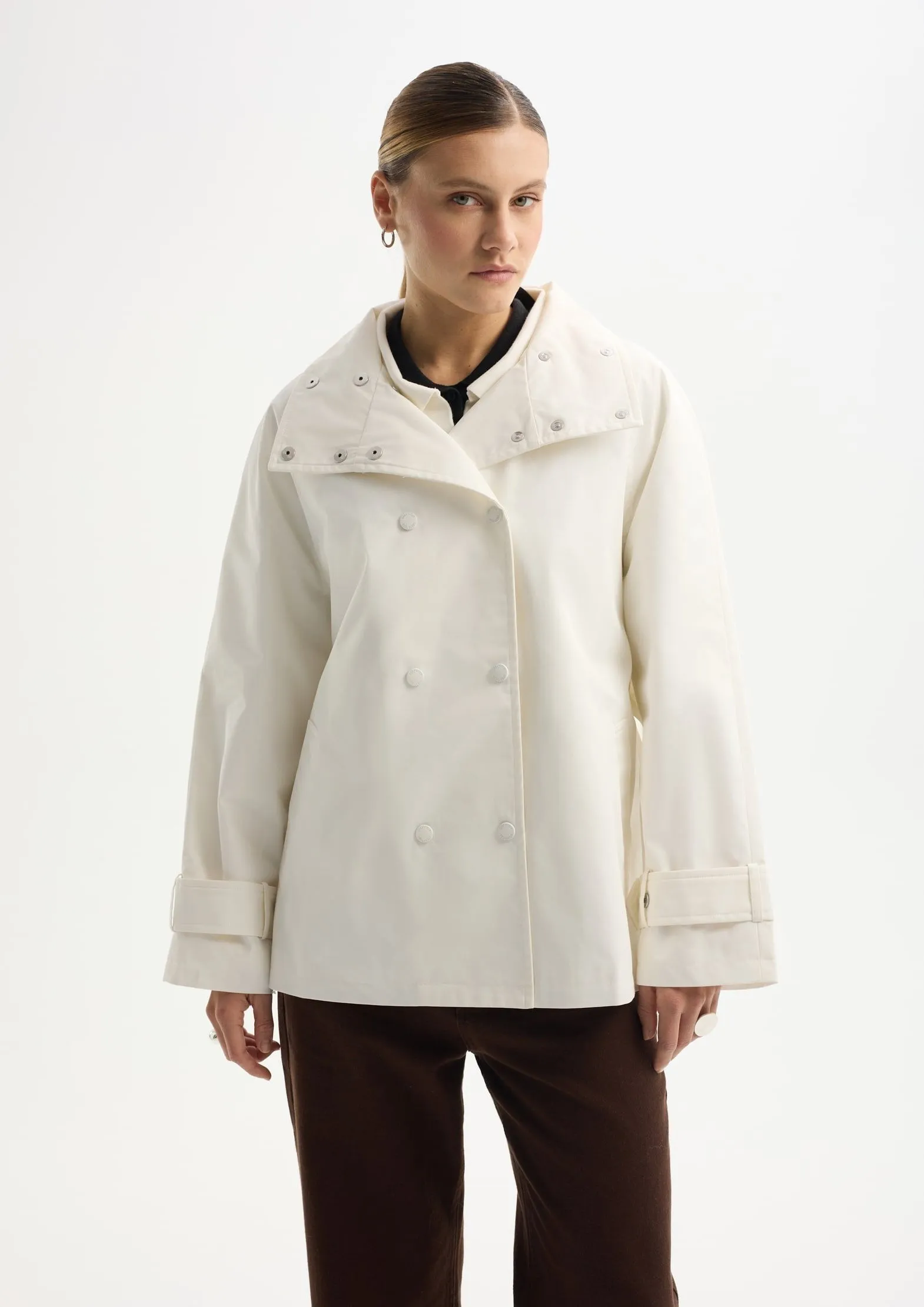 Укороченный плащ с влагозащитной пропиткой