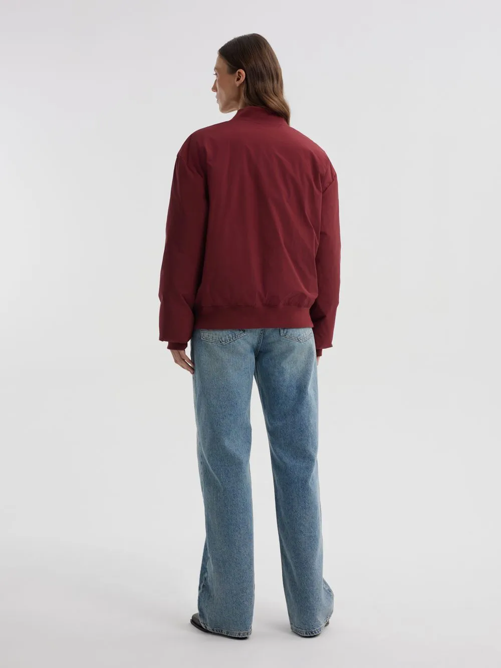 Утепленный бомбер из переработанного полиэстера на мембране