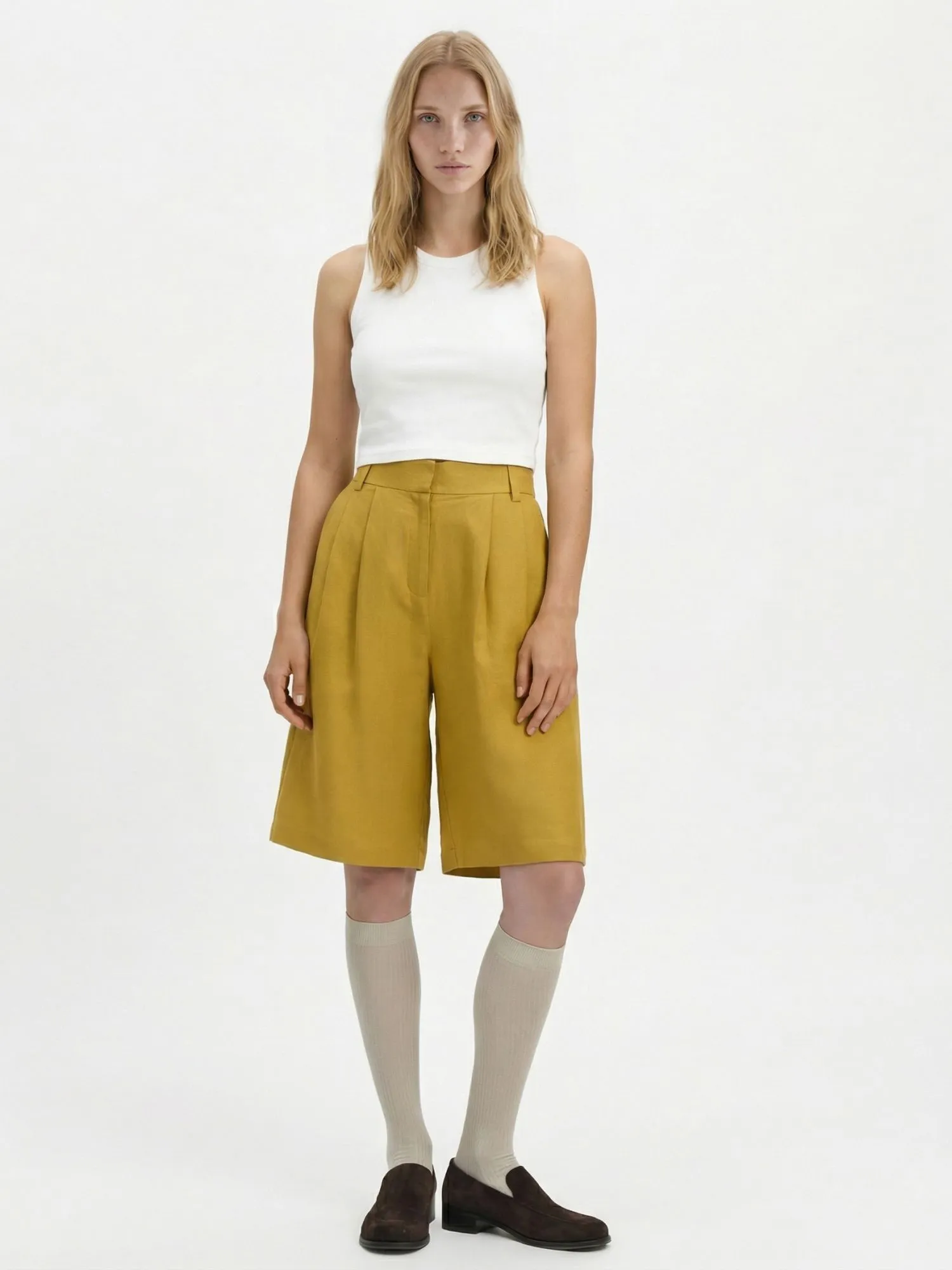 Льняные шорты с высокой посадкой