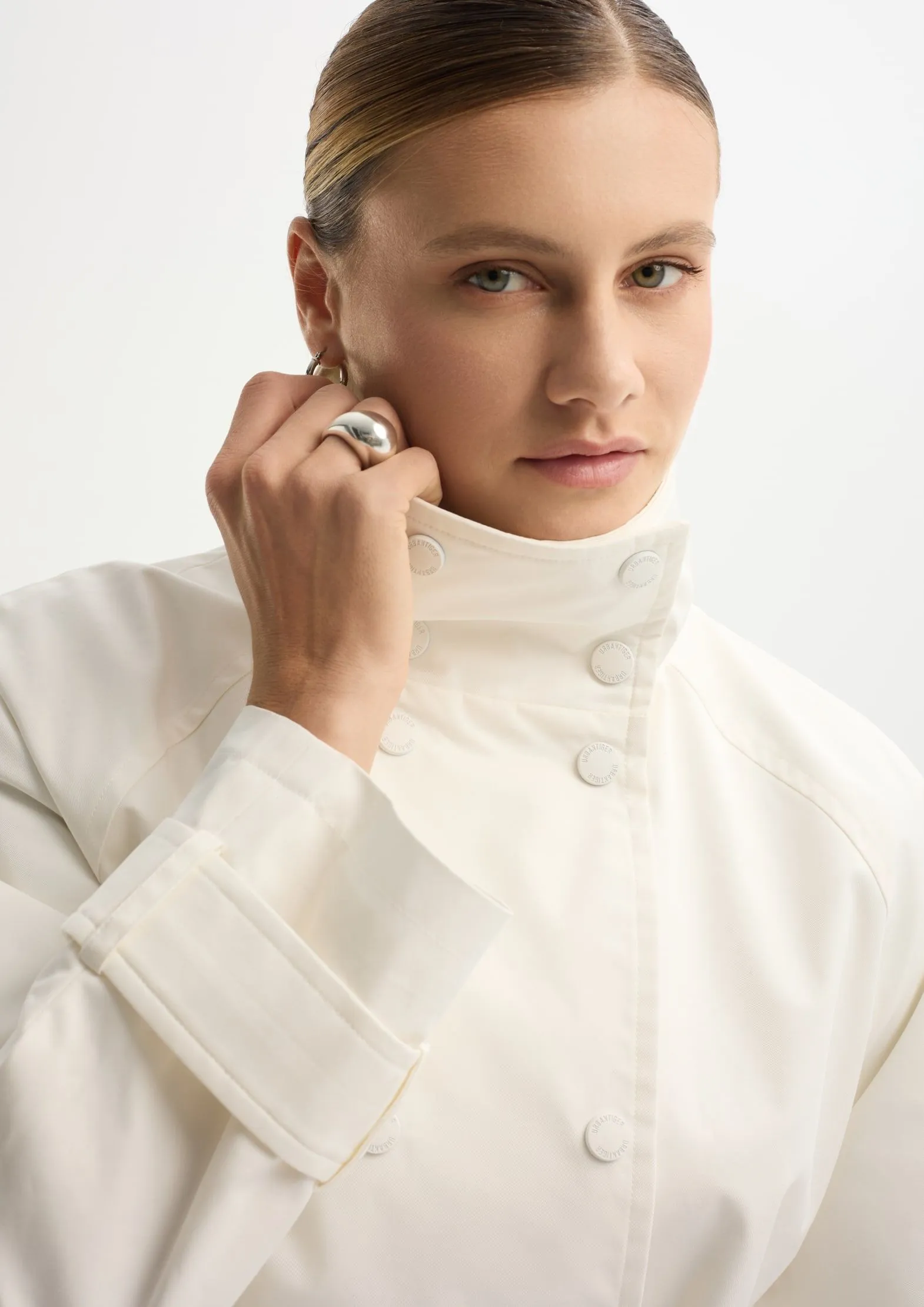 Укороченный плащ с влагозащитной пропиткой