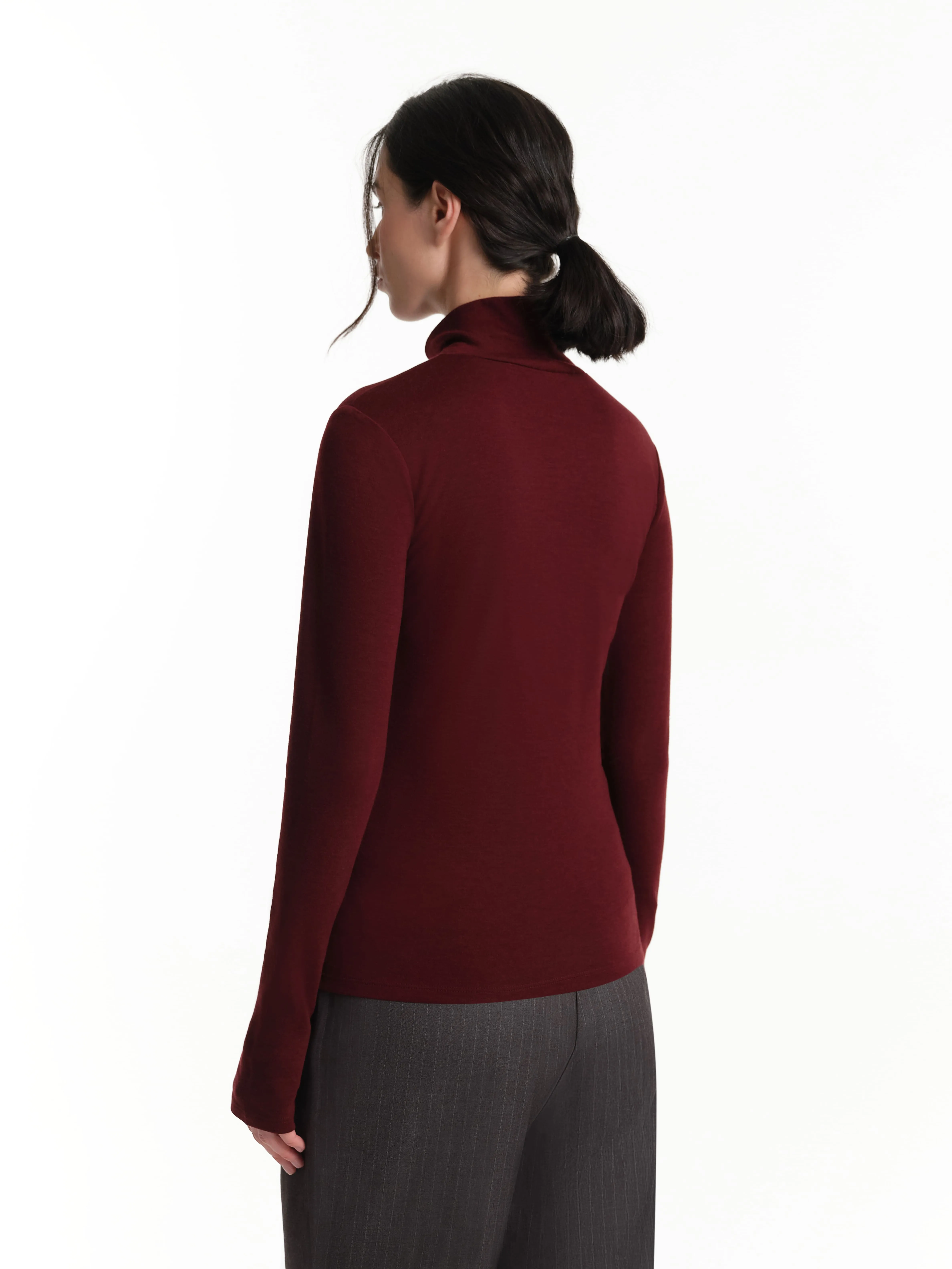 Джемпер с высоким горлом