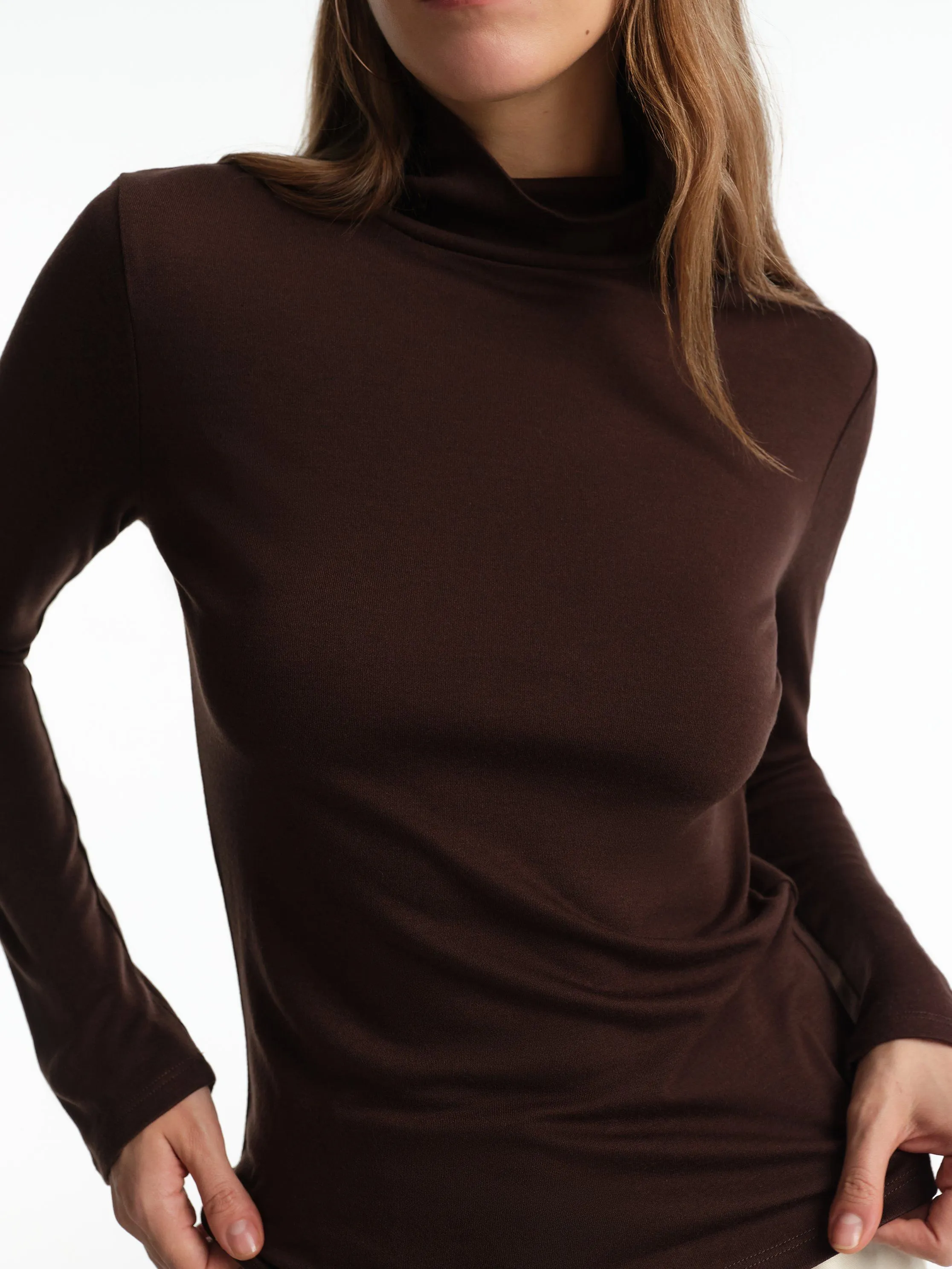 Джемпер с высоким горлом