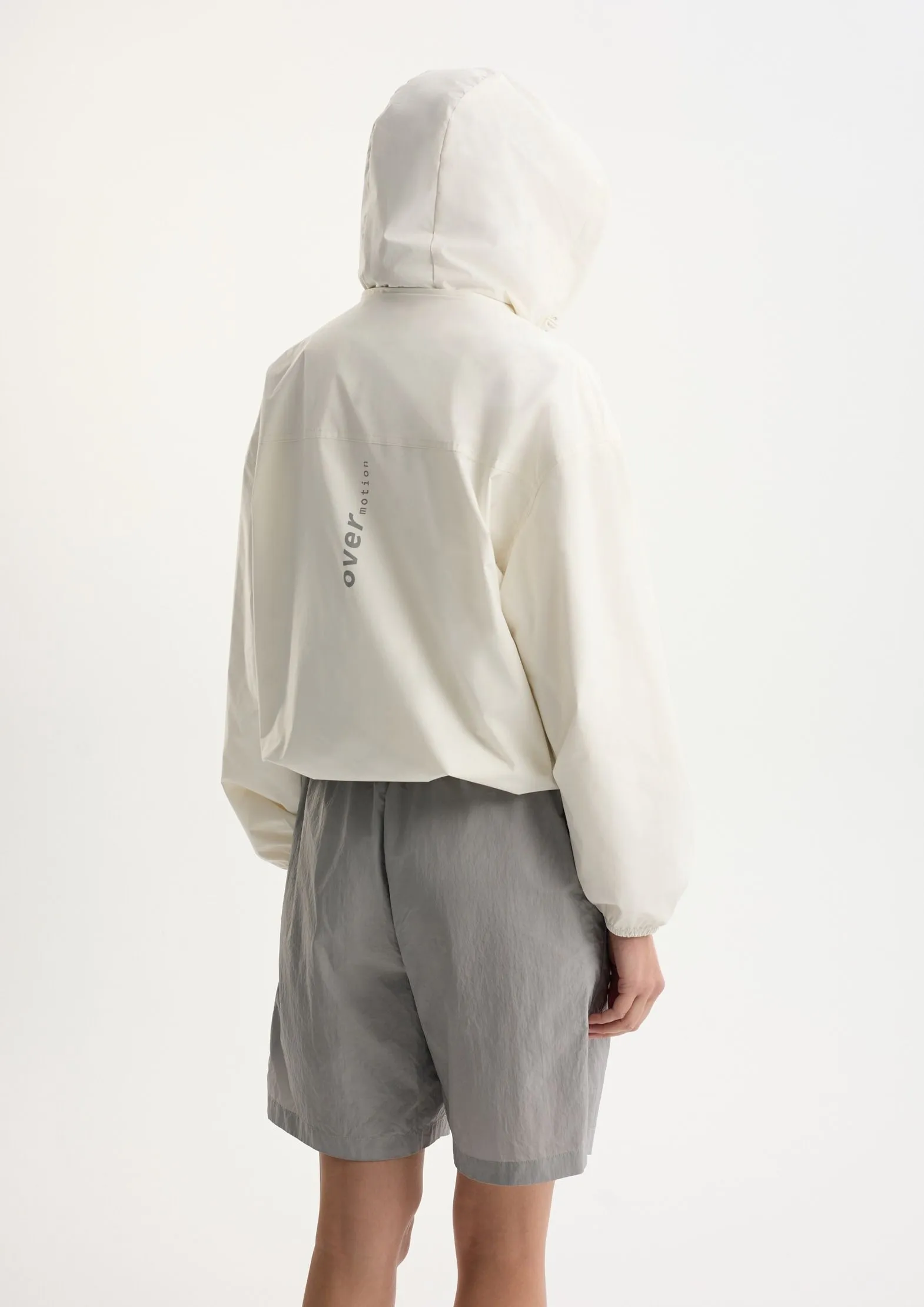 Ветровка из технологичной ткани на мембране 5000/5000