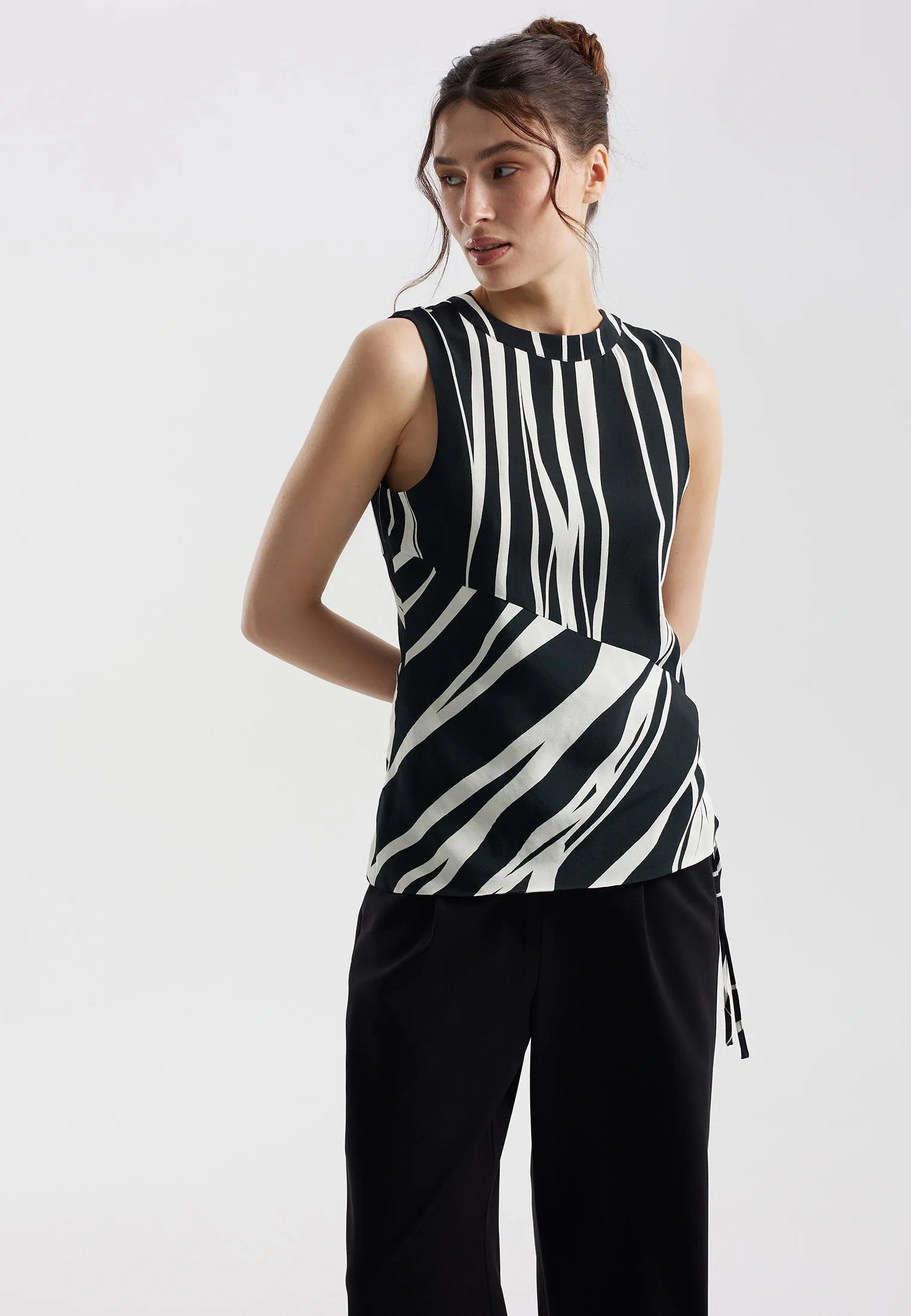 Топ из вискозы с принтом