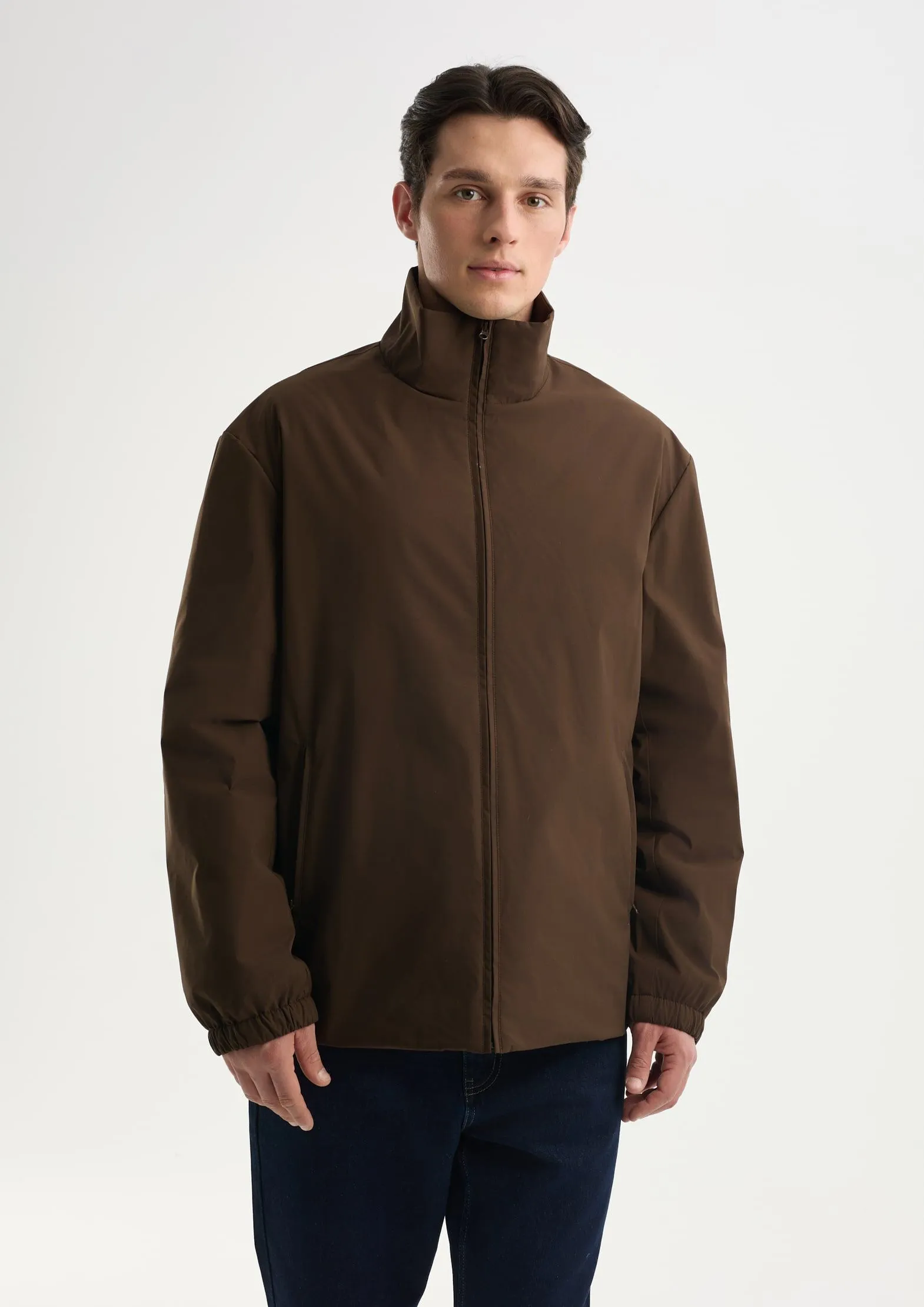 Утепленный бомбер на молнии