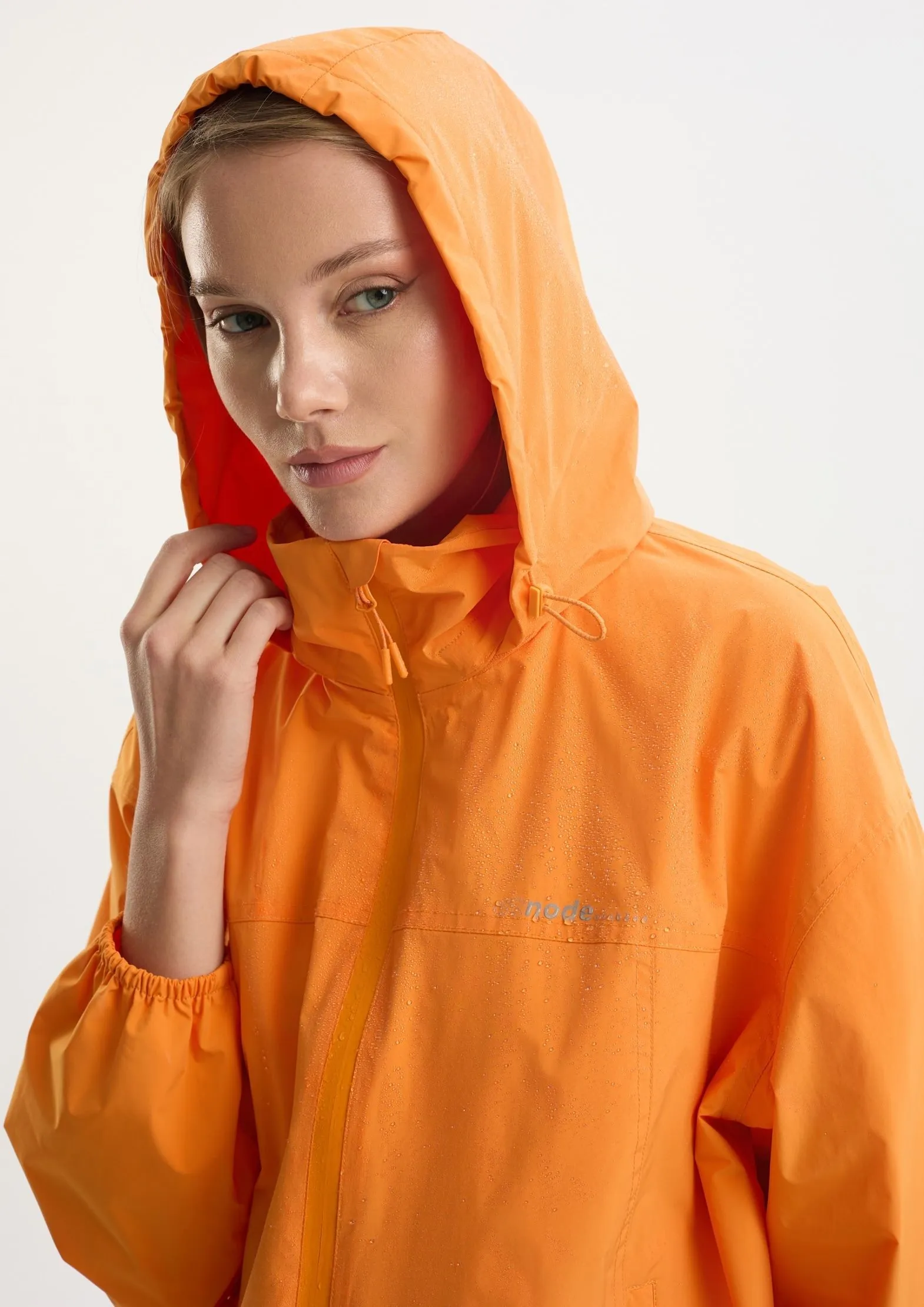 Ветровка из технологичной ткани на мембране 5000/5000