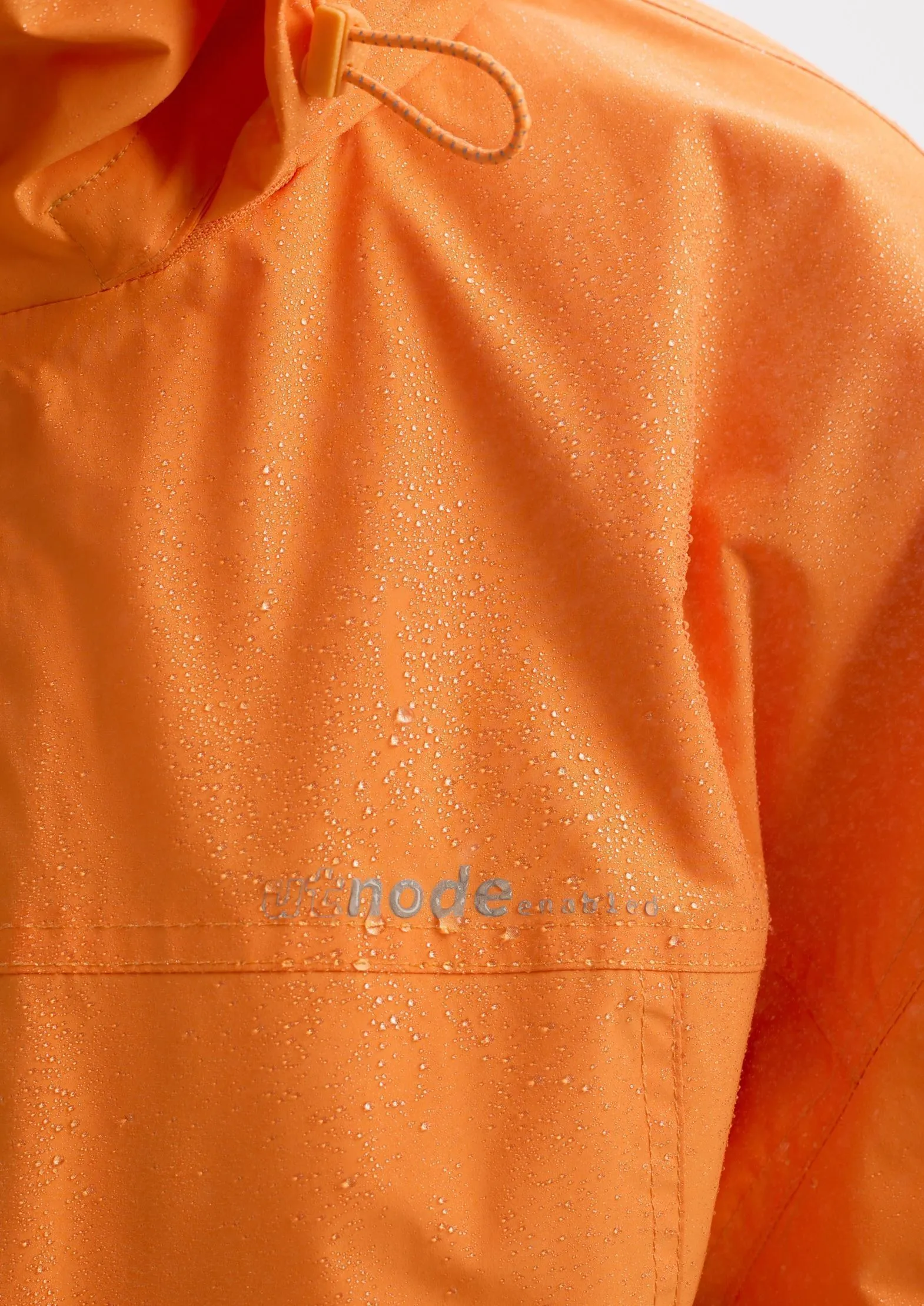 Ветровка из технологичной ткани на мембране 5000/5000