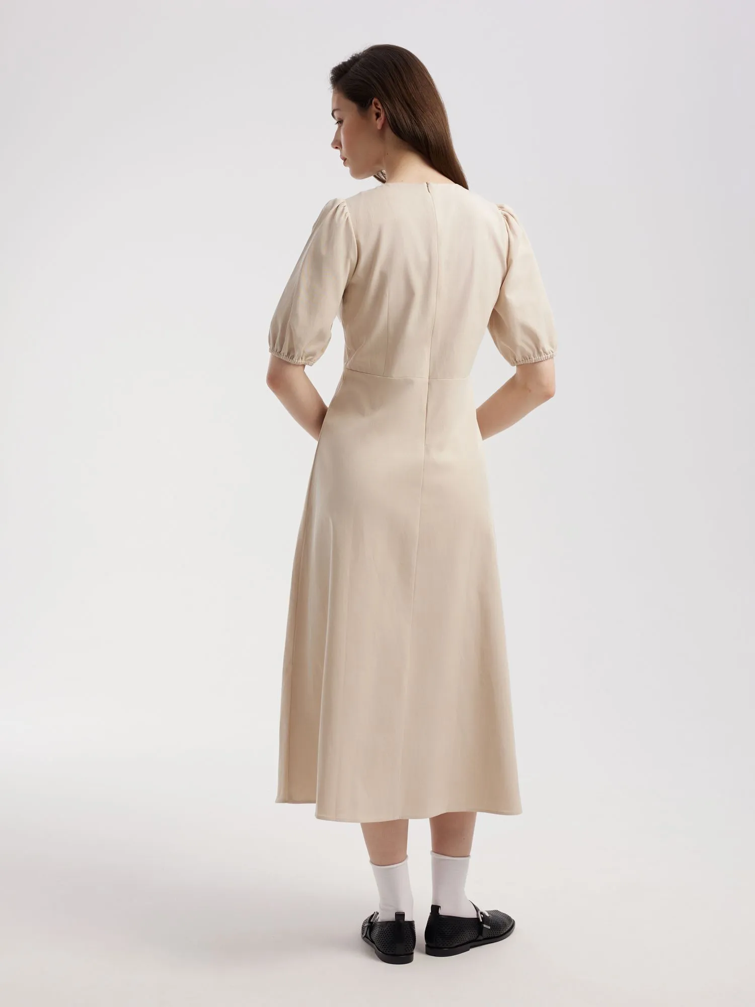 Платье миди с объемными рукавами