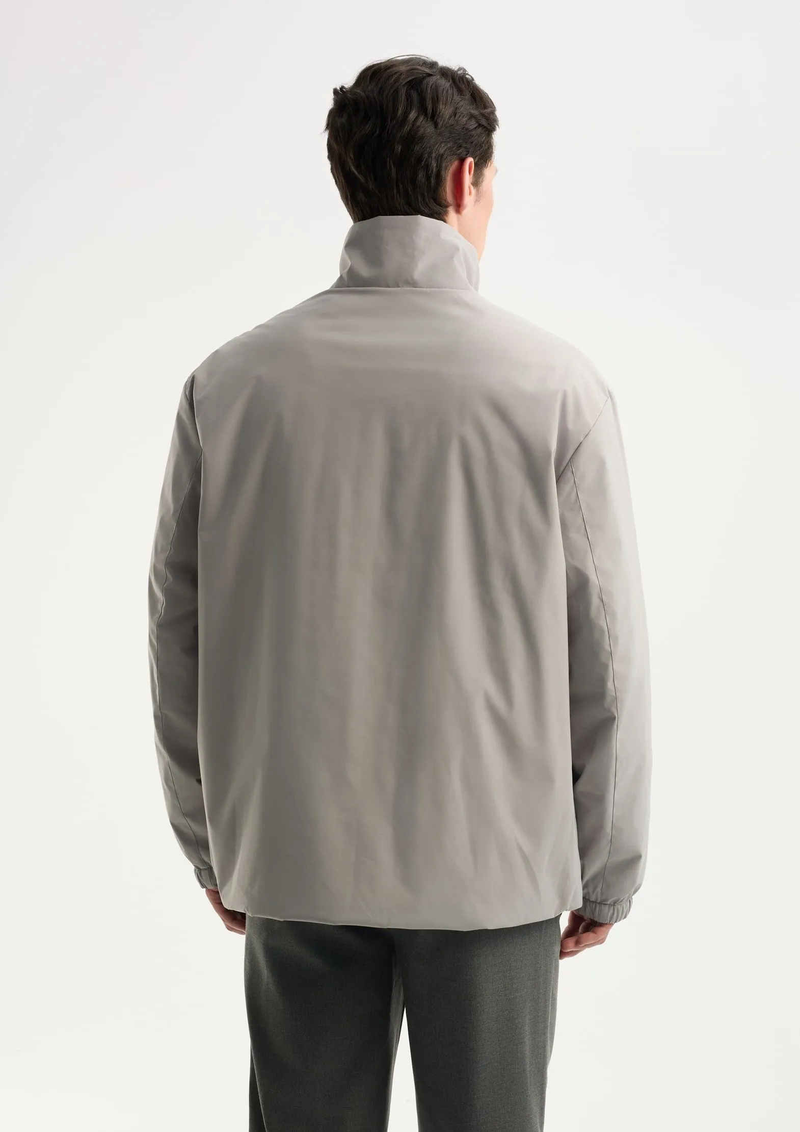 Утепленный бомбер на молнии