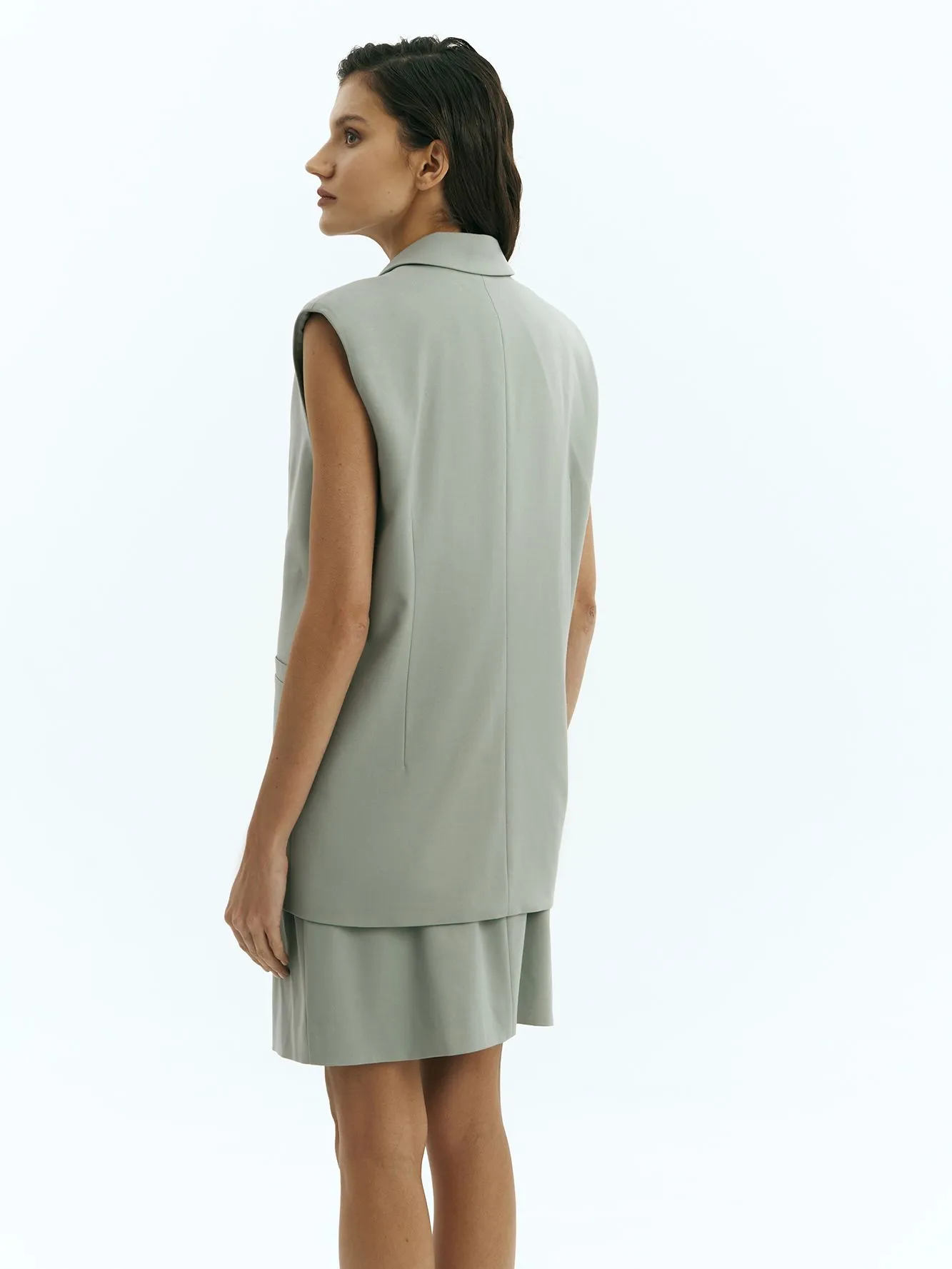 Жилет из переработанных материалов