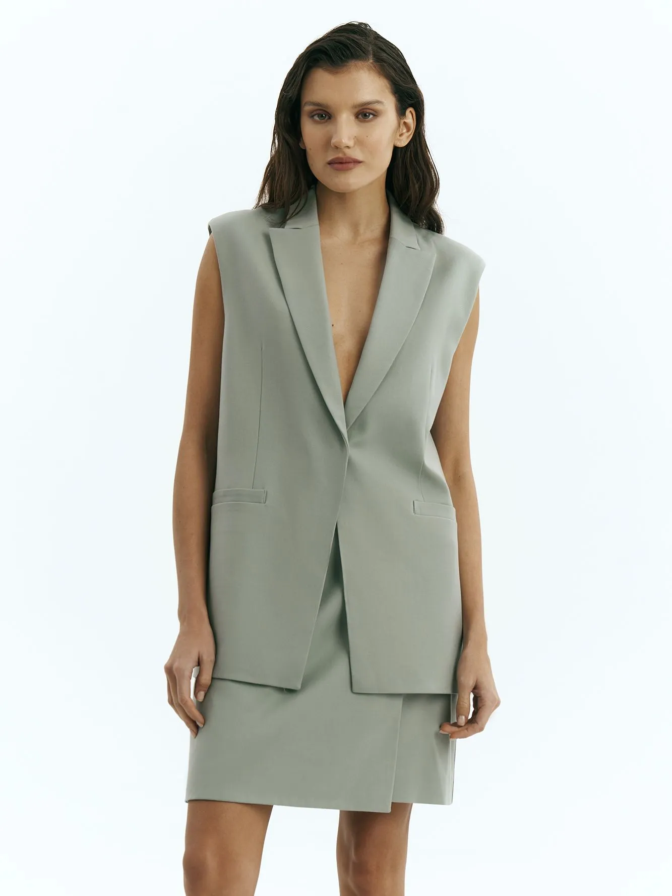 Жилет из переработанных материалов