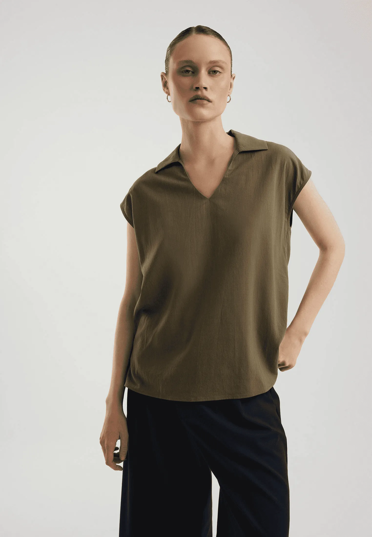 Блузка-поло с вискозой