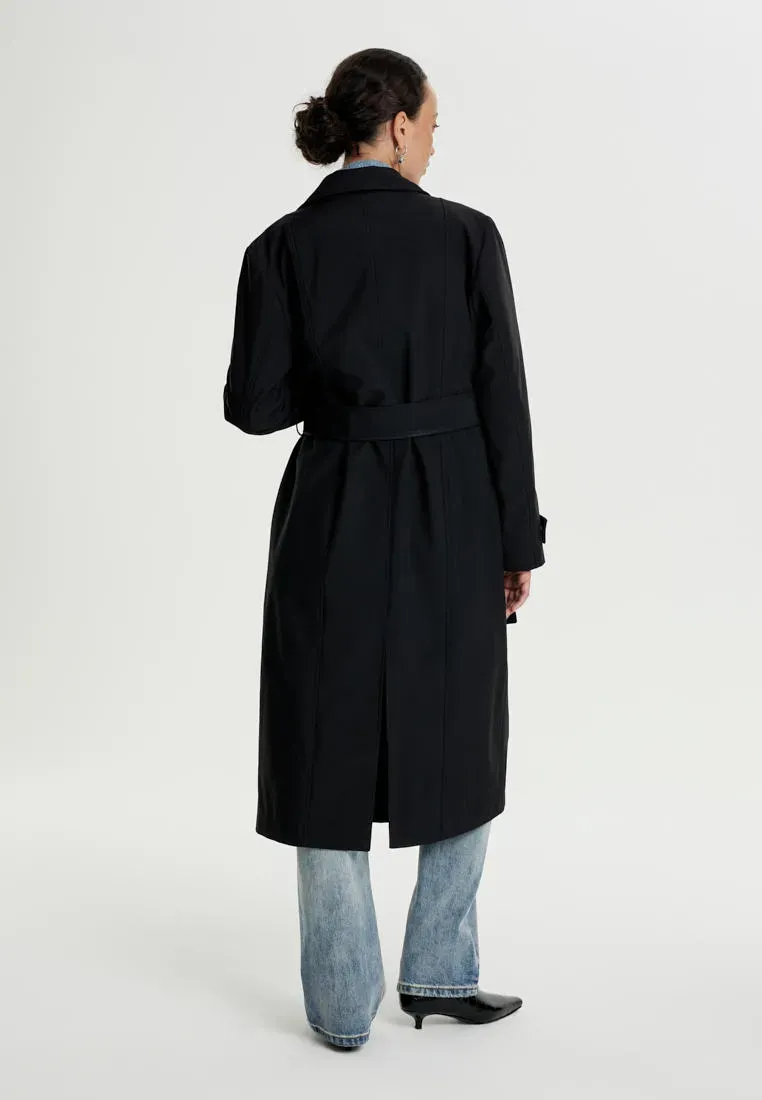 Классический тренч из переработанного океанического пластика